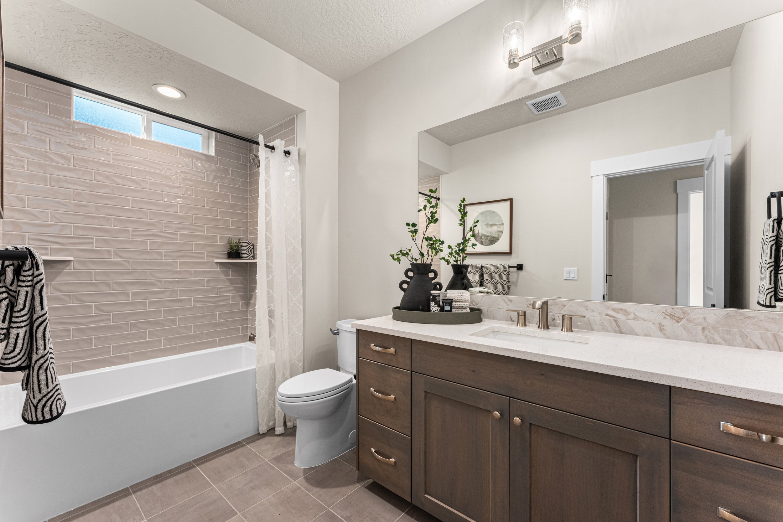 8082 Tandy Cove St-13.jpg