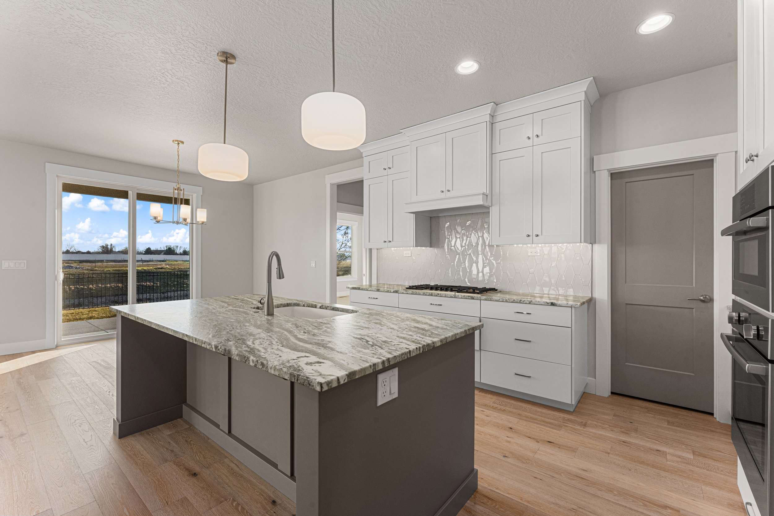 8165 Fountain Brook St-34.jpg