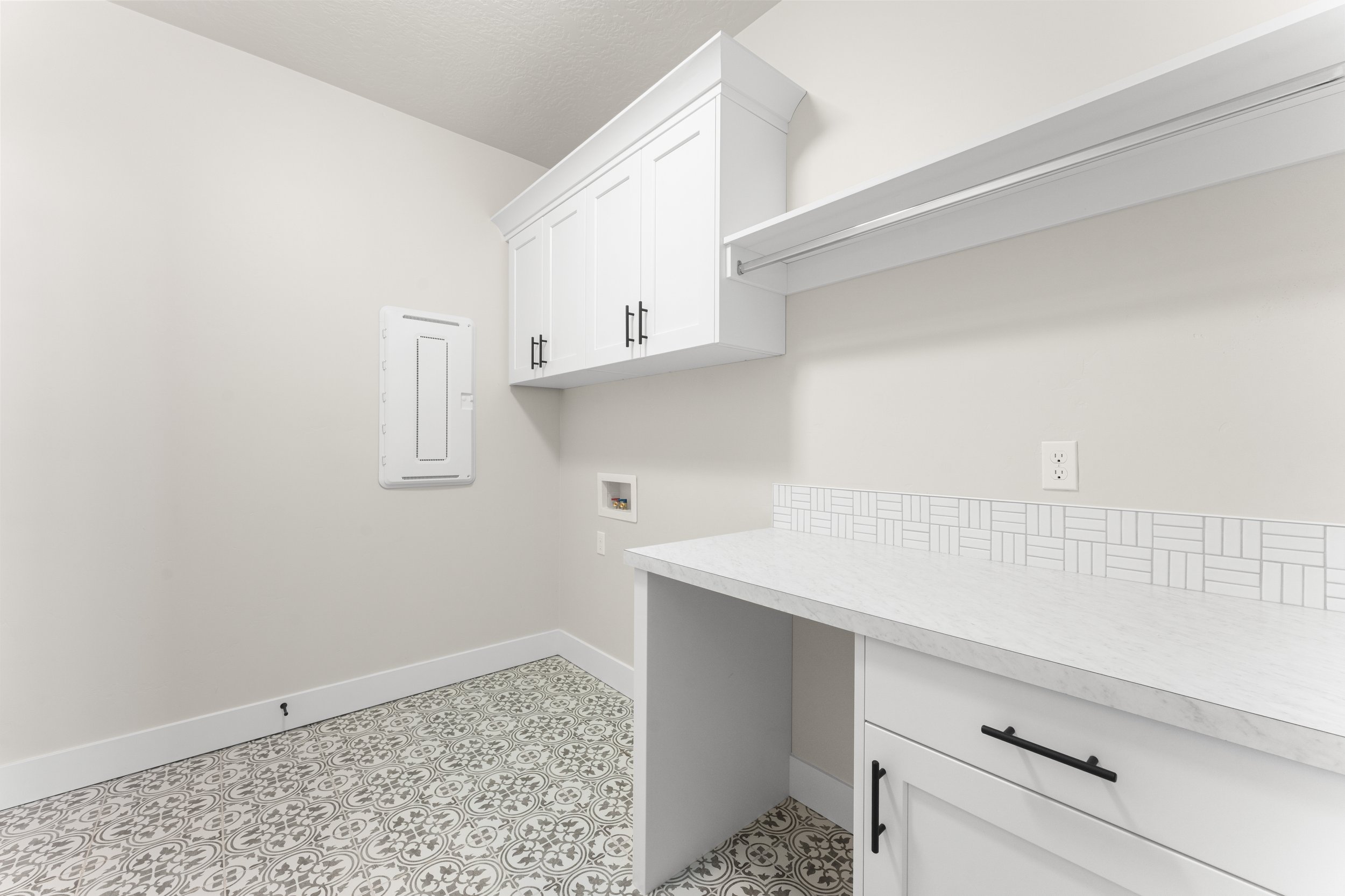 8076 Tandy Cove-17.jpg