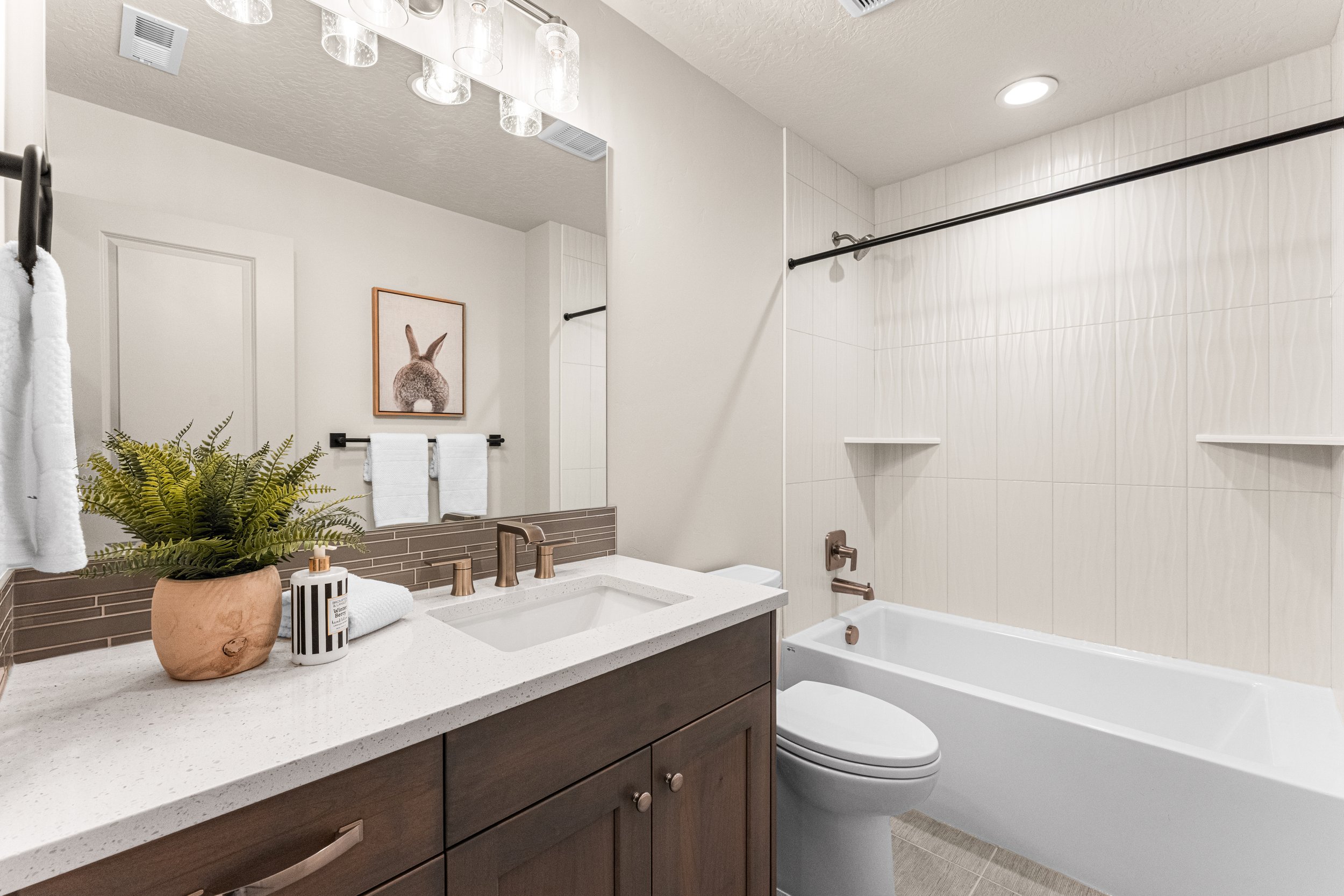 8082 Tandy Cove St-43.jpg