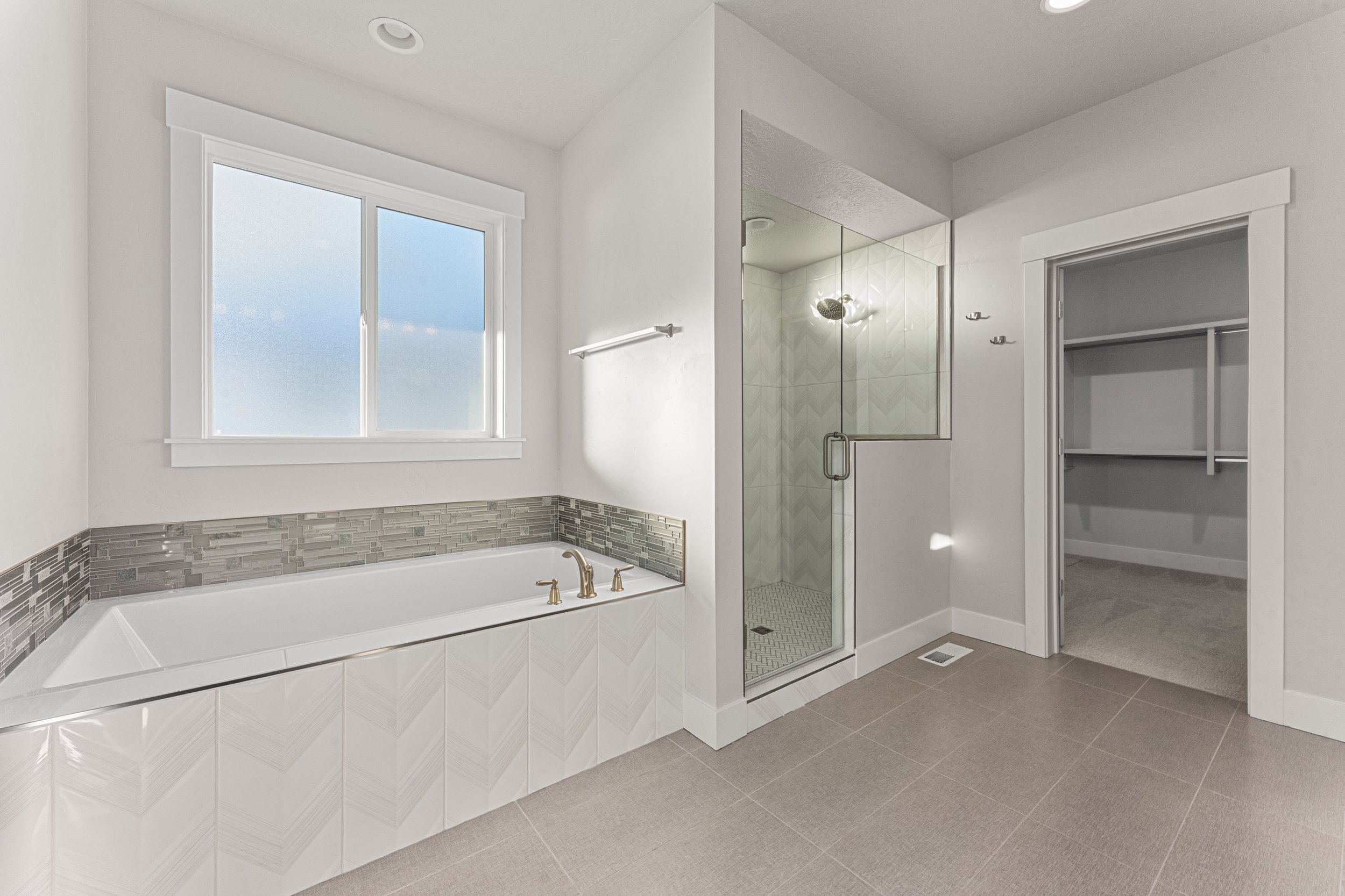 8165 Fountain Brook St-43.jpg