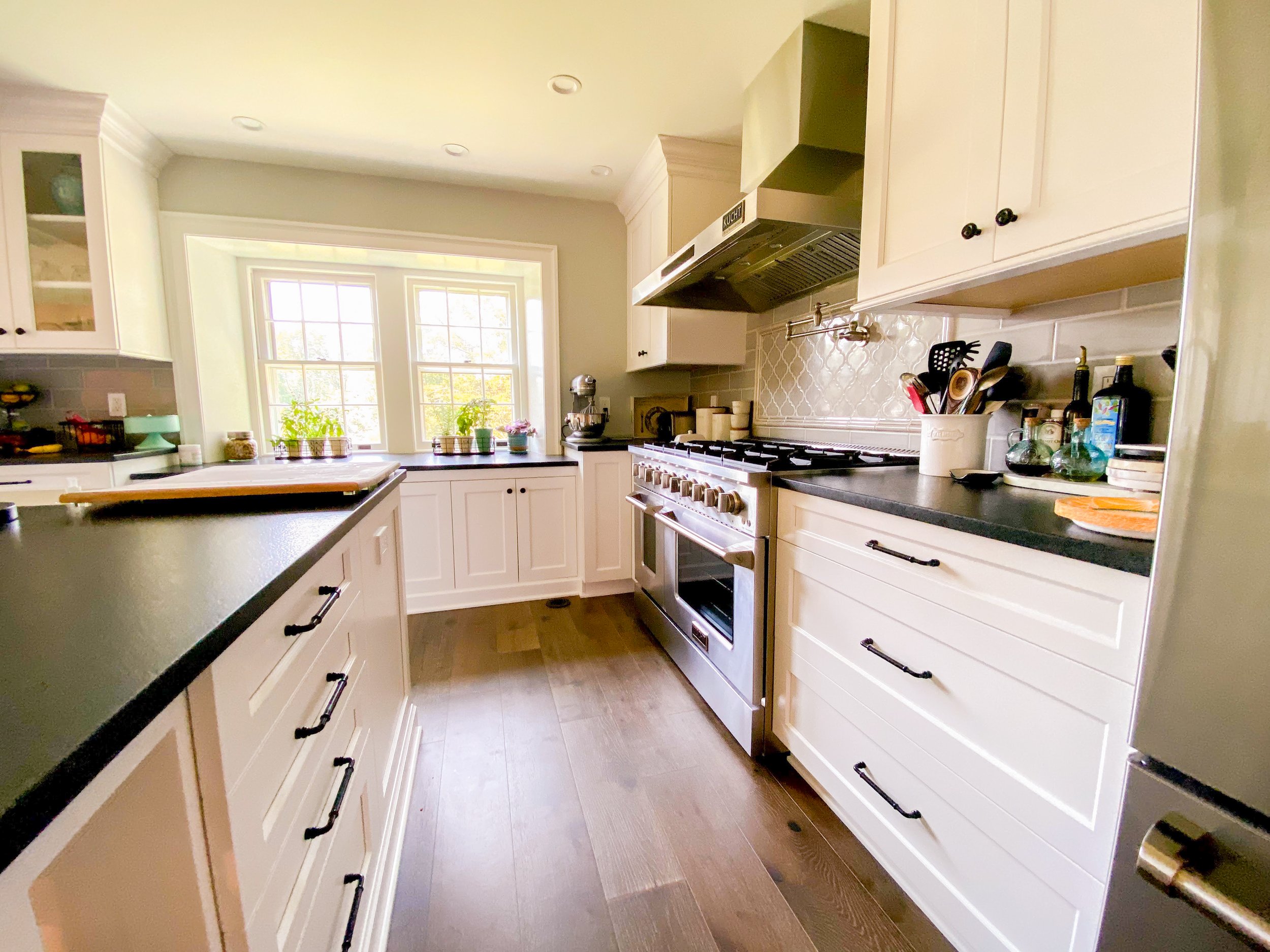 1801 Kitchen.JPG