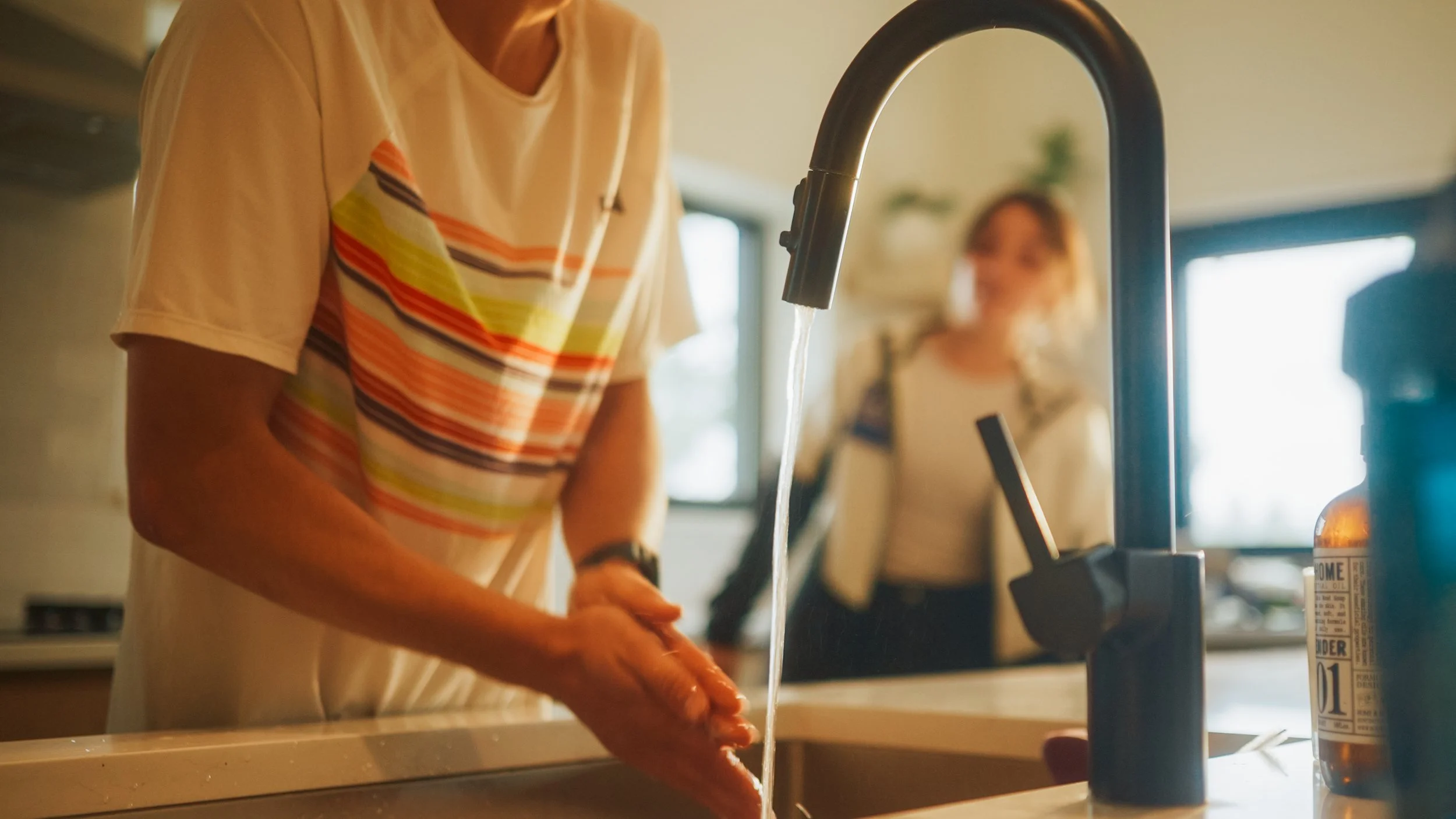 Hans Troyer washing his hands at home during the athlete-profile film