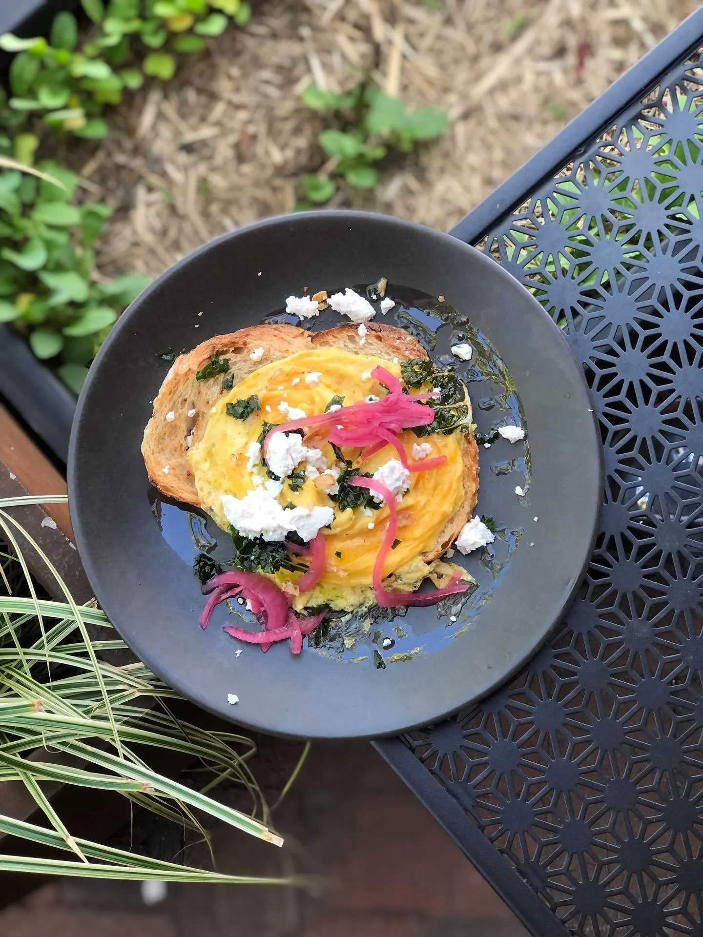 Serving up spring flavours ✨💐

Spring menu 🍽️
&bull;Smashed avocado
&bull;Chilli scramble

Send this to someone that owes you a brunch date 🌷

#canberra #canberralocals #canberralife #canberraeats #canberracoffee #wearecbr #visitcbr #canberrafood 