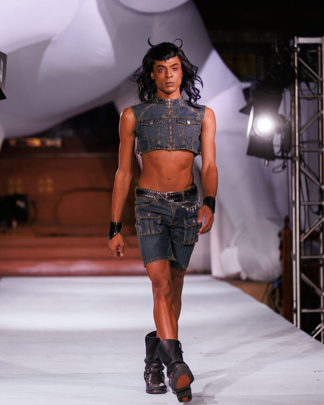 DOLOR WORLD 9 
Heavyweight Denim Moto Vest paired with our Heavyweight Denim Cargo Shorts 
Concept by @saige.vizcarra Produced by Dolor
Model @kalexatheemodel 
Photographer @theoxproject
Host @antixartfest @casscellina
Hair and Makeup @kristinkaide 
