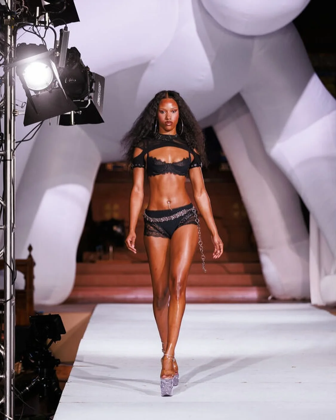 DOLOR WORLD LOOK 12 
Shoulder Strap Top paired with our Midnight Micro Shorts designed and constructed by @saige.vizcarra 
Model @kenyasmithd 
Photographer @theoxproject
Host @antixartfest @casscellina
Hair and Makeup @sexyscalps @kristinkaide 
Styli