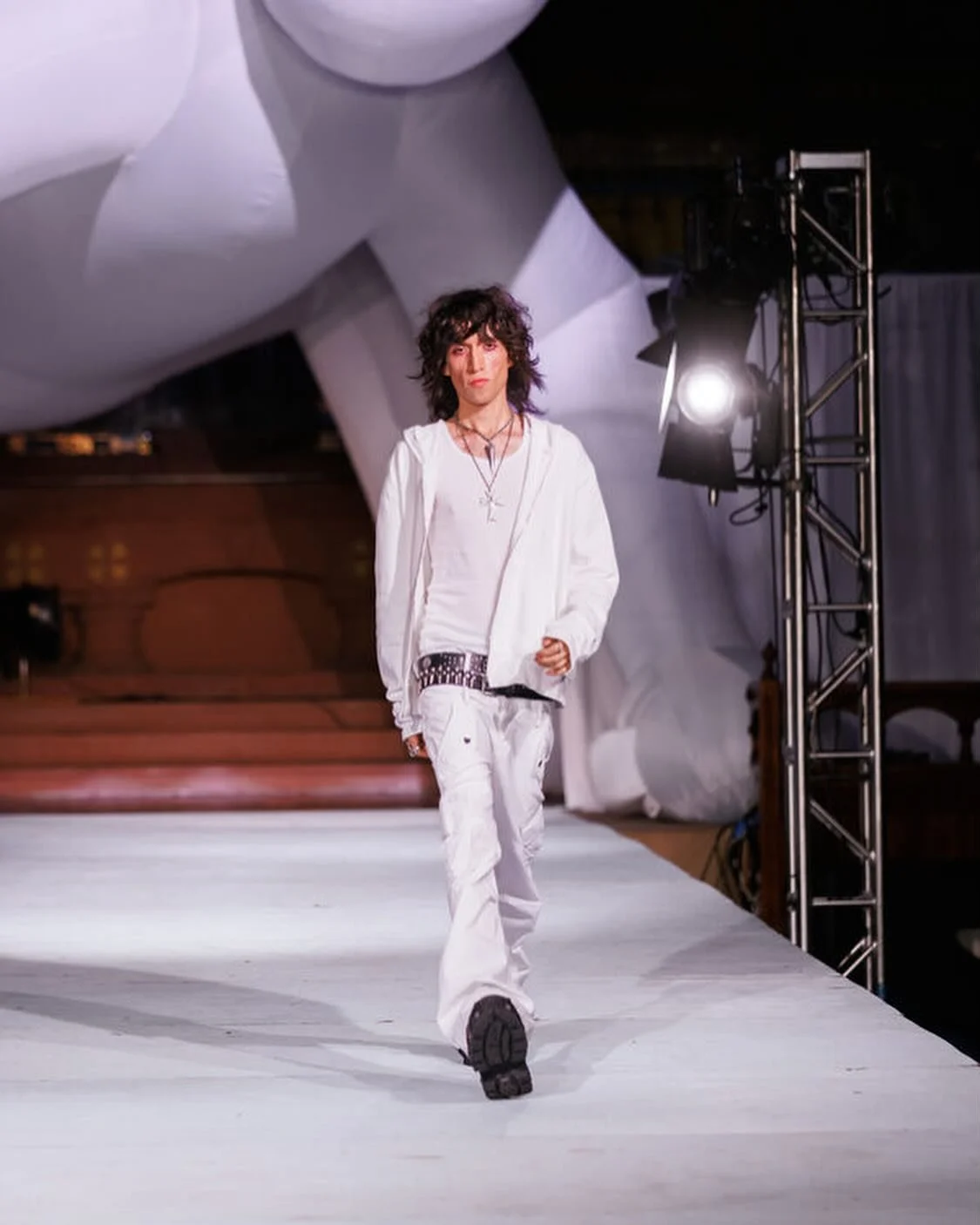 DOLOR WORLD LOOK 13
White French Terry Zip Up paired with our Double Waisted Poplin Cargo Pants 
Model Rodri 
Photographer @theoxproject
Host @antixartfest @casscellina
Hair and Makeup @kristinkaide 
Styling @aasaulen @o.kusio @friendlybitchh