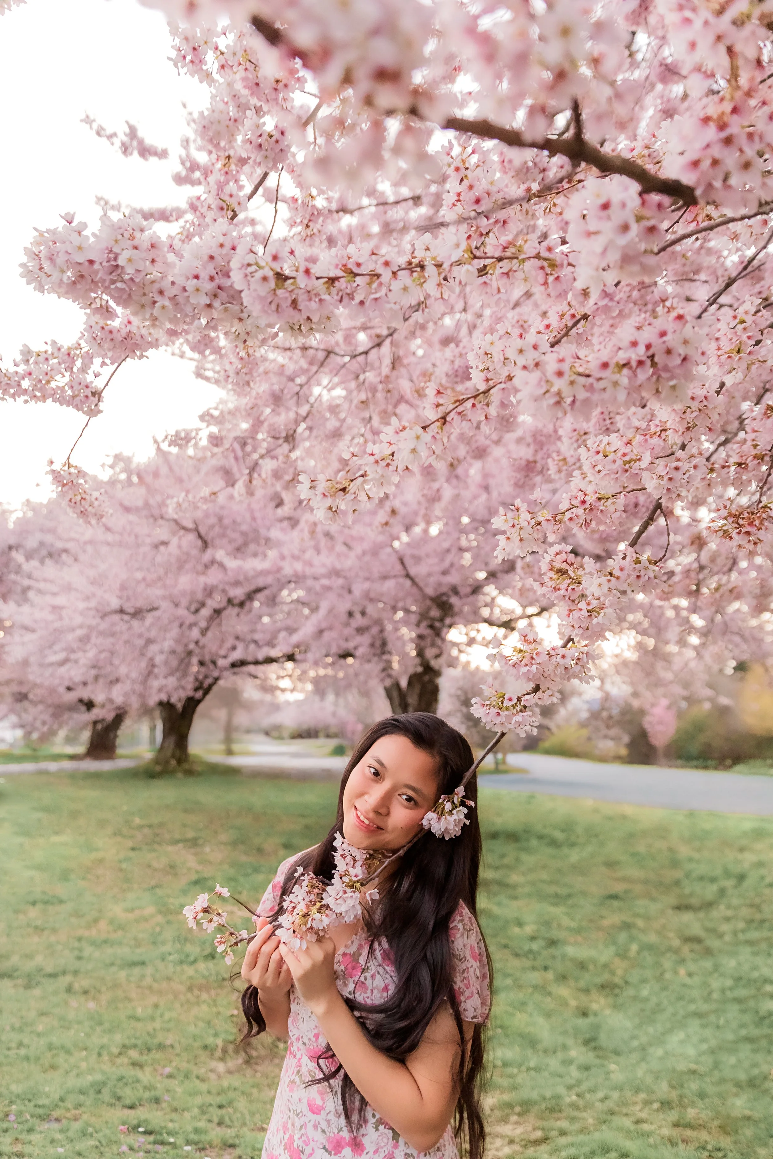 Chilliwack Spring Portraits: A Dreamy Evening at Garrison Crossing 
