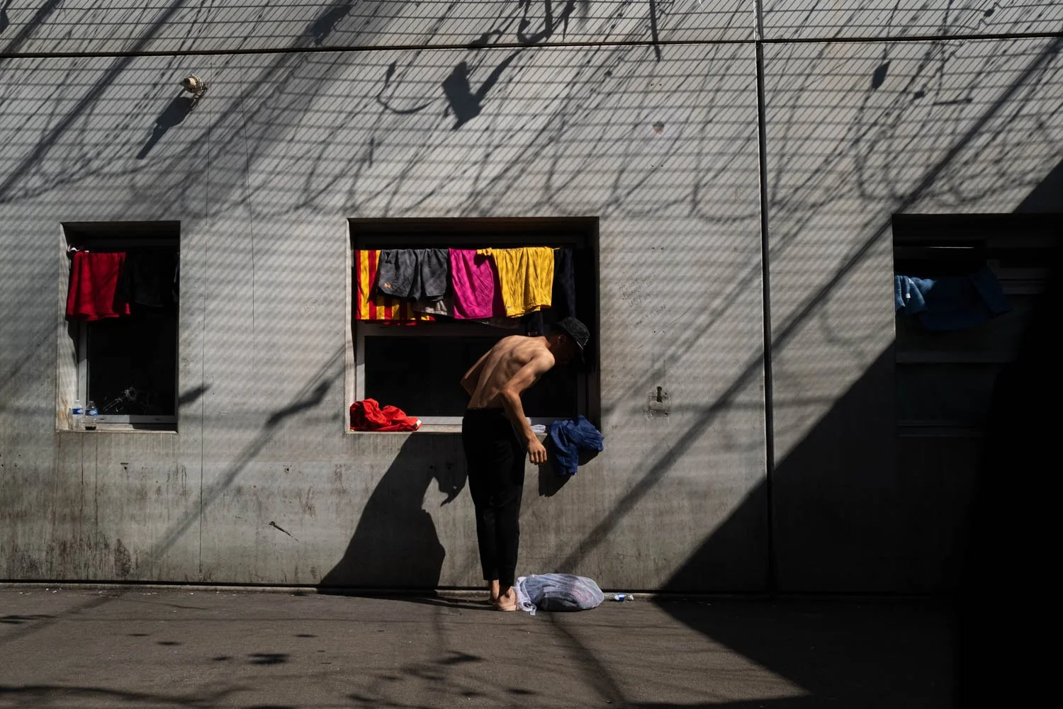 Retenu etend du linge dans la cour de promenade _-2.jpg