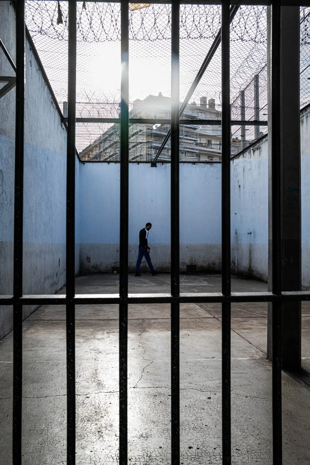 Cour de promenade arrivants.jpg