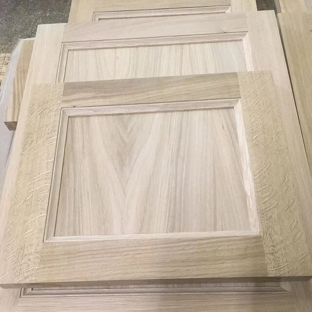 Handmade solid oak kitchen doors with oak veneer panels made to order.
These can be made to any size,design,quantity and style to suit your requirements or can be made to replicate an original door.
For all enquires get in touch we’d love to he