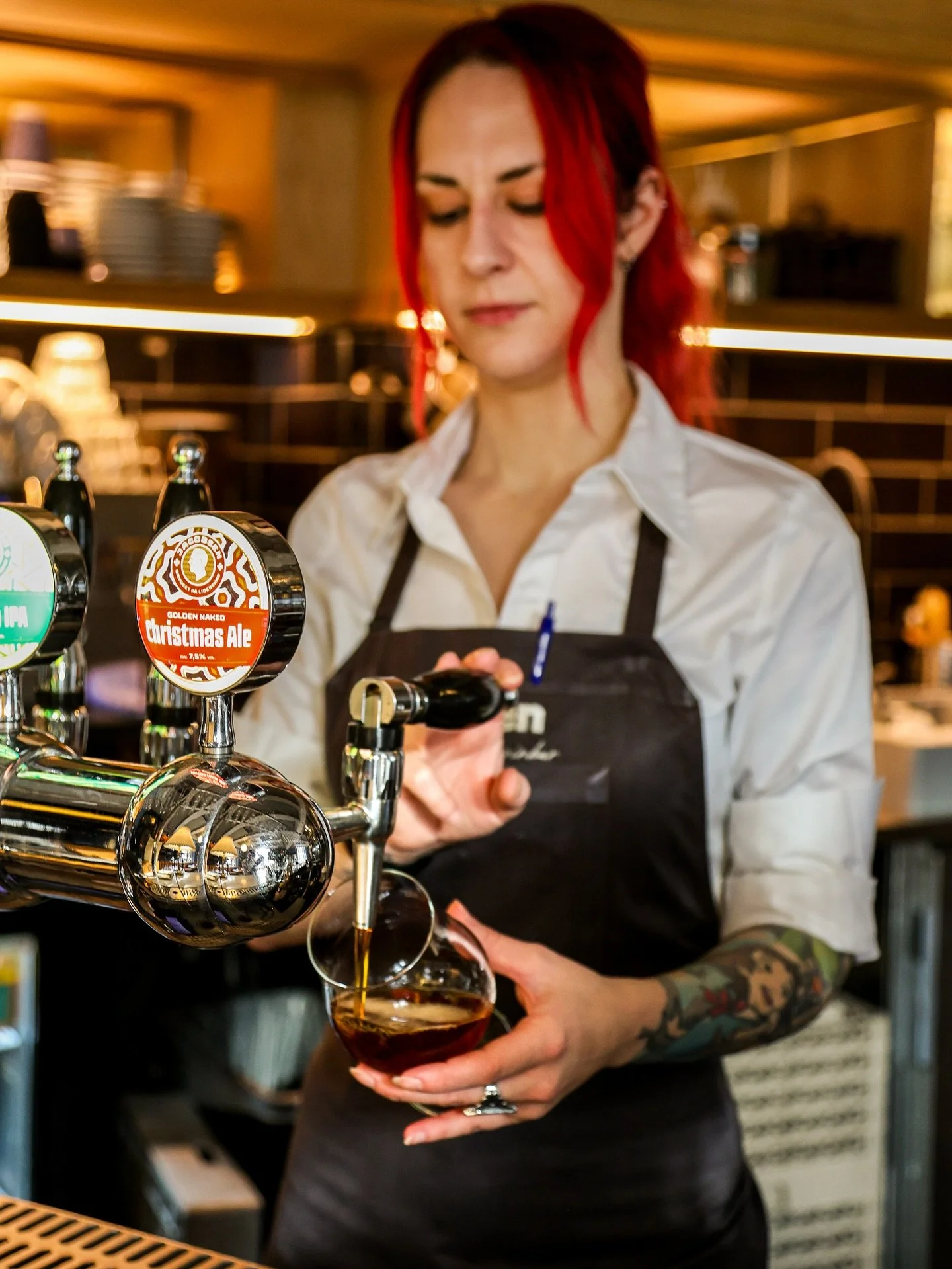 Jule&oslash;llen er landet p&aring; Maven🎄
Det er J-dag, og sneen falder kl. 20.59🍻❄️ Men vi har allerede vores jule&oslash;l klar! Kom forbi og smag Jacobsen Golden Naked Christmas Ale - brygget p&aring; gyldenristet havre, appelsin og svesker. 

