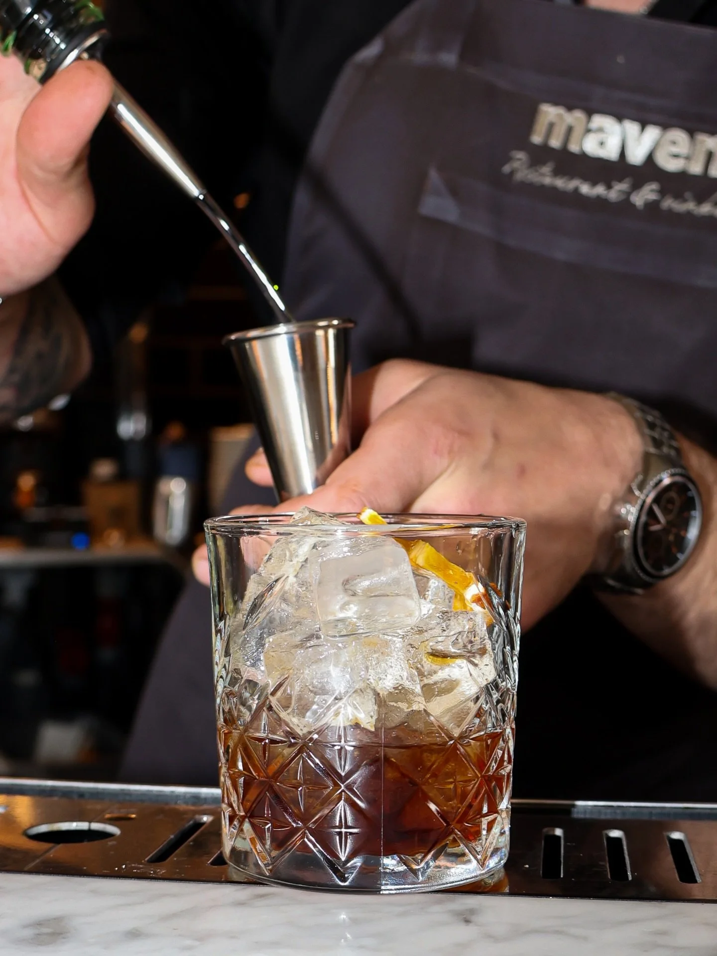 Drinks p&aring; @restaurantmaven 🍹
Sol, sommer og en Negroni i h&aring;nden - s&aring; er vi der☀️ Uanset om du nyder den p&aring; terrassen eller indenfor, er &eacute;n ting sikkert: det smager af gode &oslash;jeblikke!

Kig forbi ❤️

#restaurantma