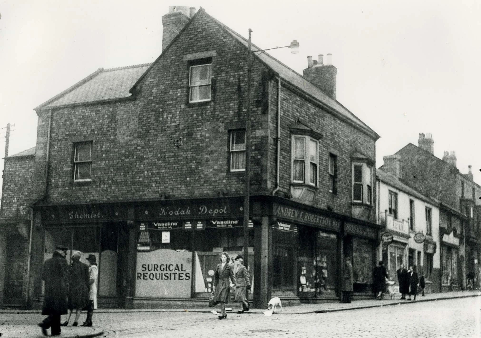 02 - Robertsons Chemist.jpg