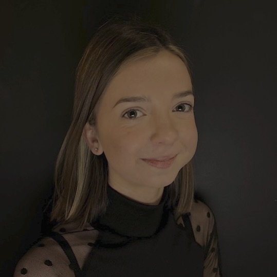 Huge congratulations to our lovely Charlotte for passing her hairdressing exams! 🎉

Charlotte will now officially be taking bookings. She loves creating beautiful blow dries, natural-looking highlights and fresh haircuts &ndash; perfect if you&rsquo