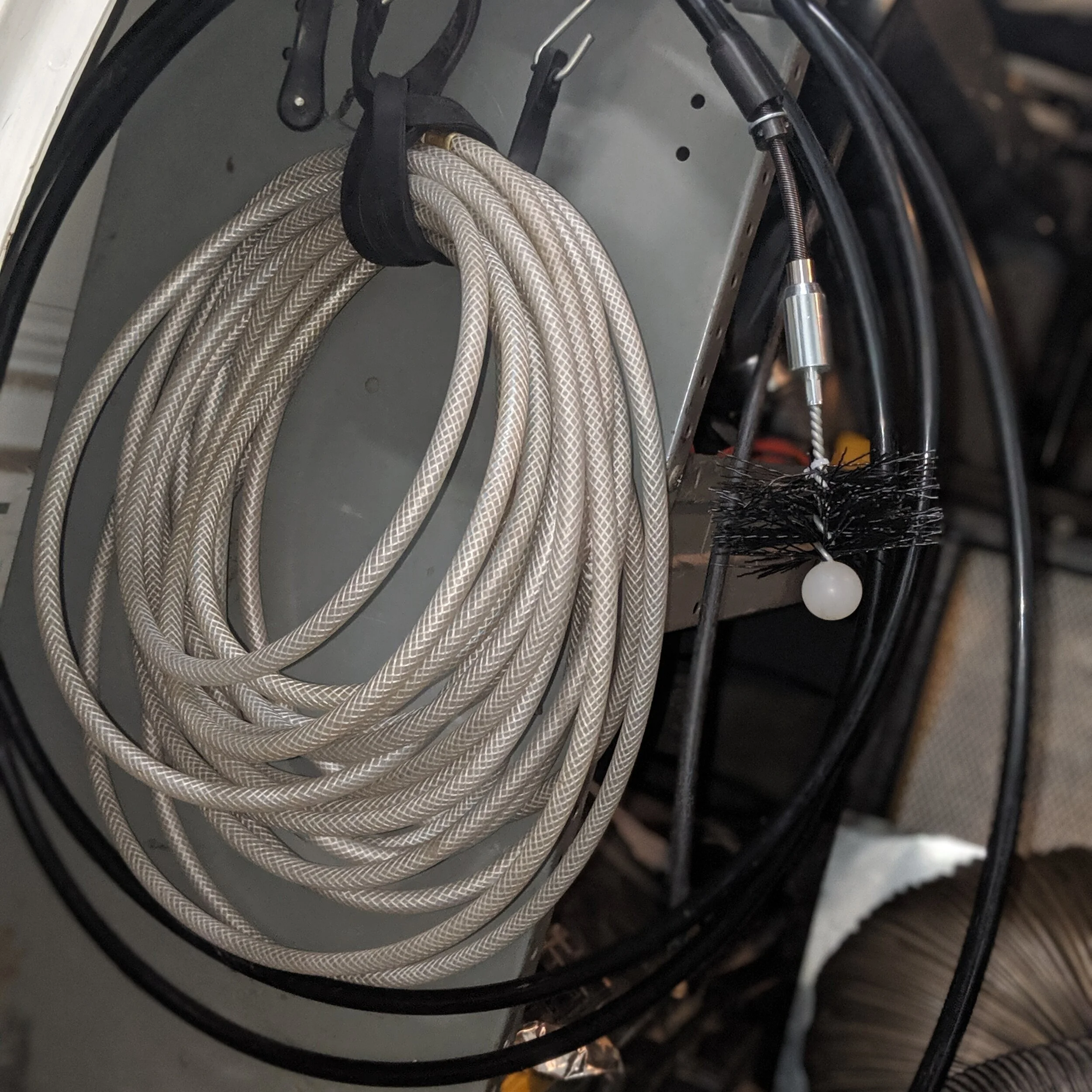 reverse-air-hose-spin-brush.jpg