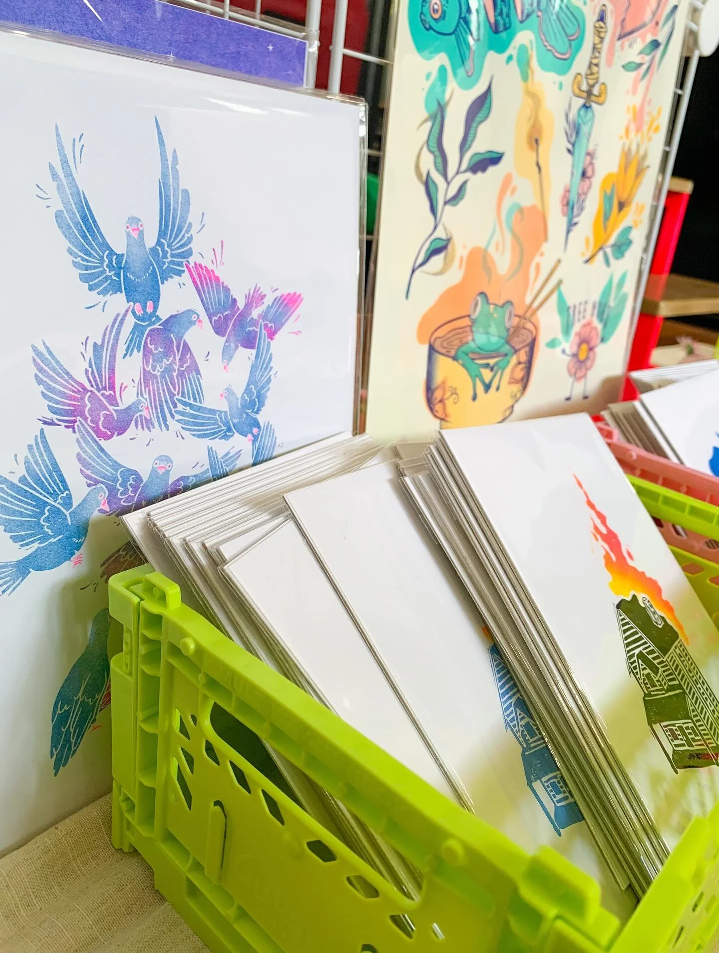 Day 1 done ✅
I missed doing in person markets and this is such a fun one to get back into the groove. ♡ Thank you to everyone who stopped by to say hello! If you didn&rsquo;t make it out today, we will be back tomorrow from 11-4pm ✿
@dartmouthmakers