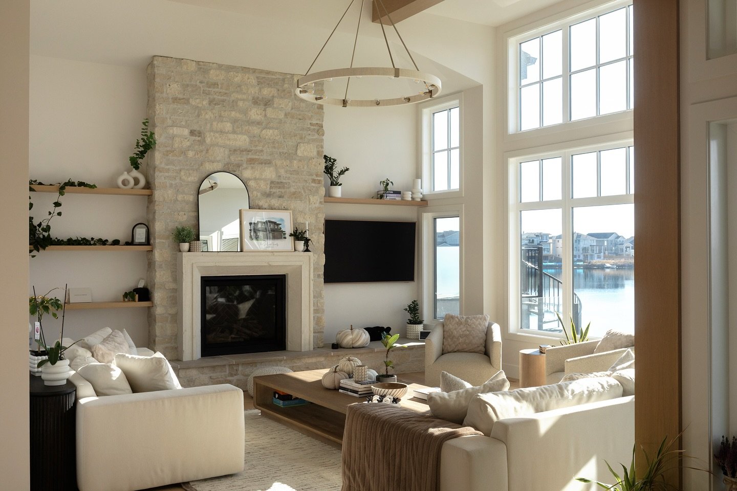 Slow days feel sweeter by the water. ☕️🌊

📍The Lakefront in @jensenlakes.

Ask us about our second lakefront home now under construction, inspired by our original Lakefront design and elevated in all the right ways.

#urbis #jensenlakes #stalbert #