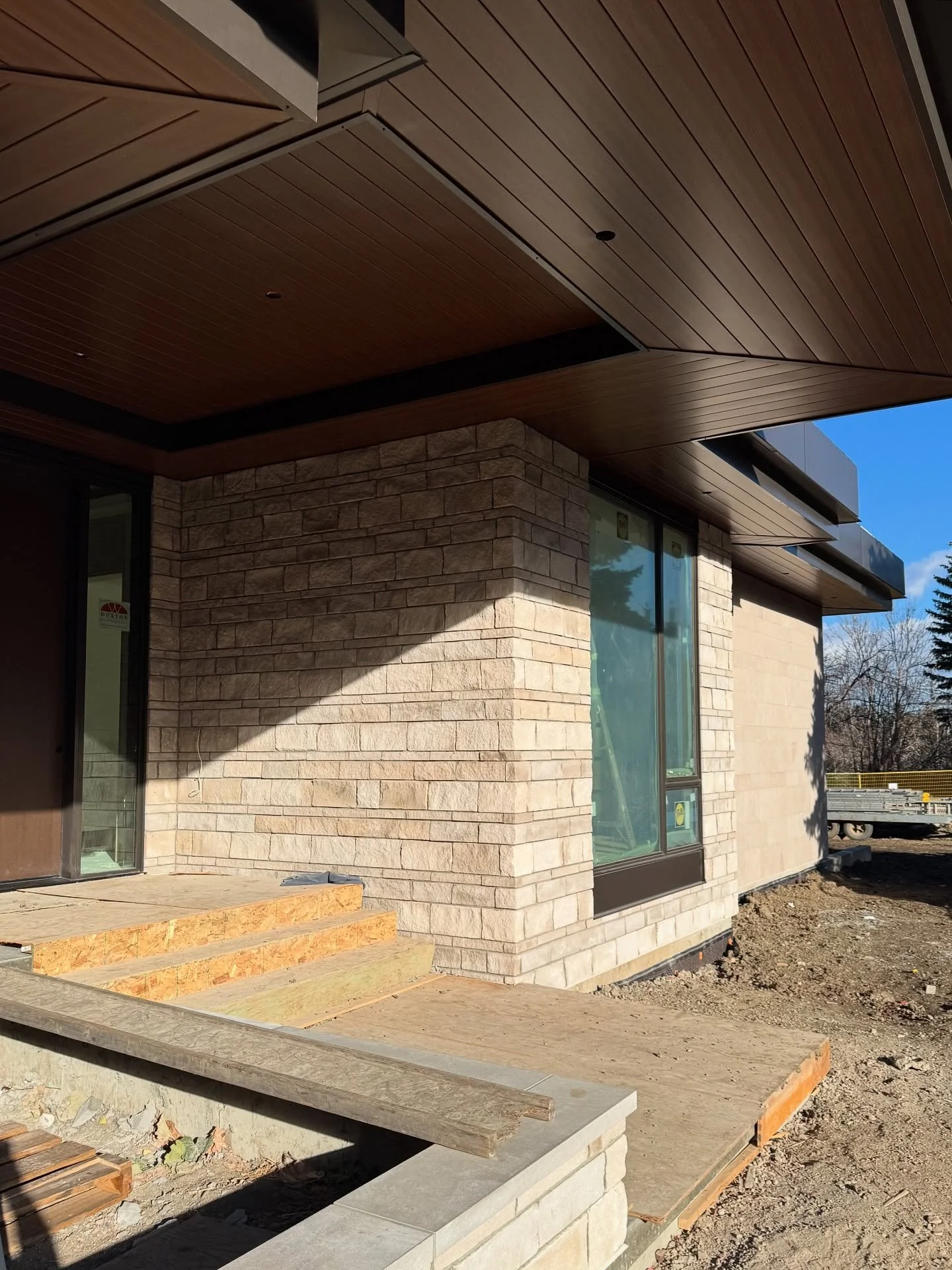 This East Crestwood Custom is worth a double-take. 😍

A ravine lot, a bold exterior, and a sleek design that&rsquo;s already turning heads.

Swipe for the latest progress on this custom Urbis design and build.

#urbis #urbisinfill #yegluxury #luxury