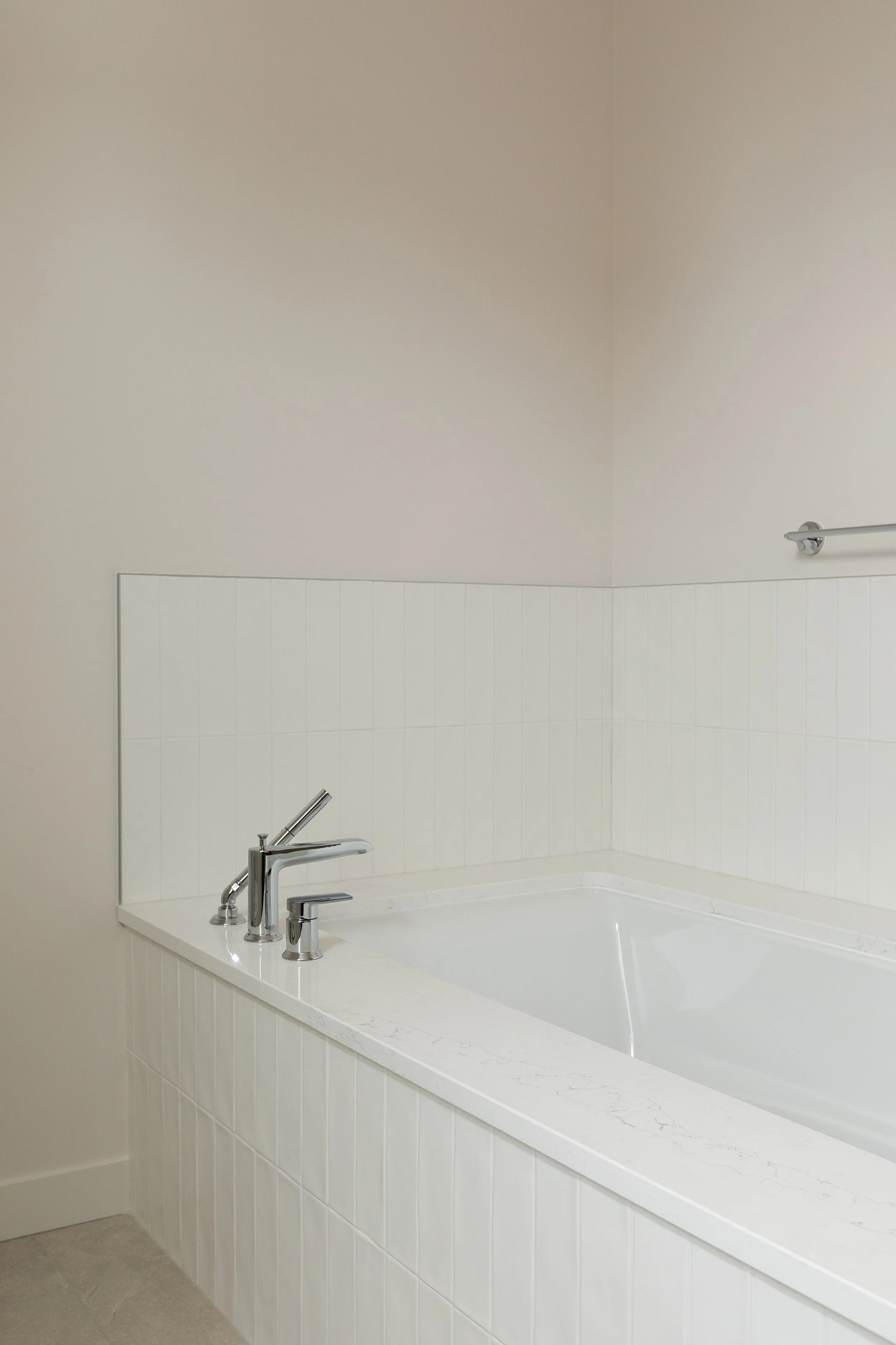 Bathtub in Parkview 89 custom home by Urbis Infill Homes in Edmonton.
