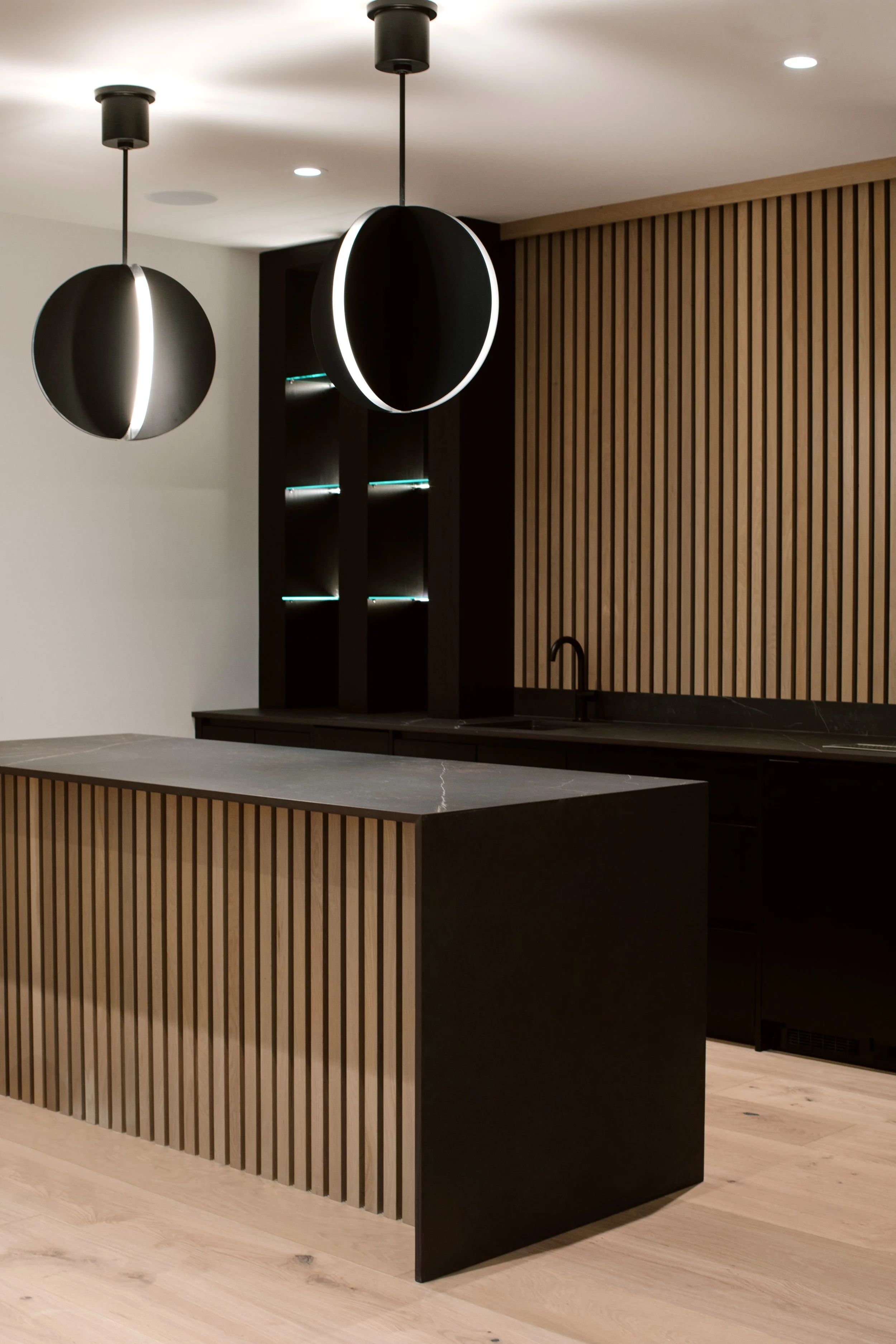 Wet bar in Crestwood 146 Custom by Urbis Infill Homes in Edmonton.