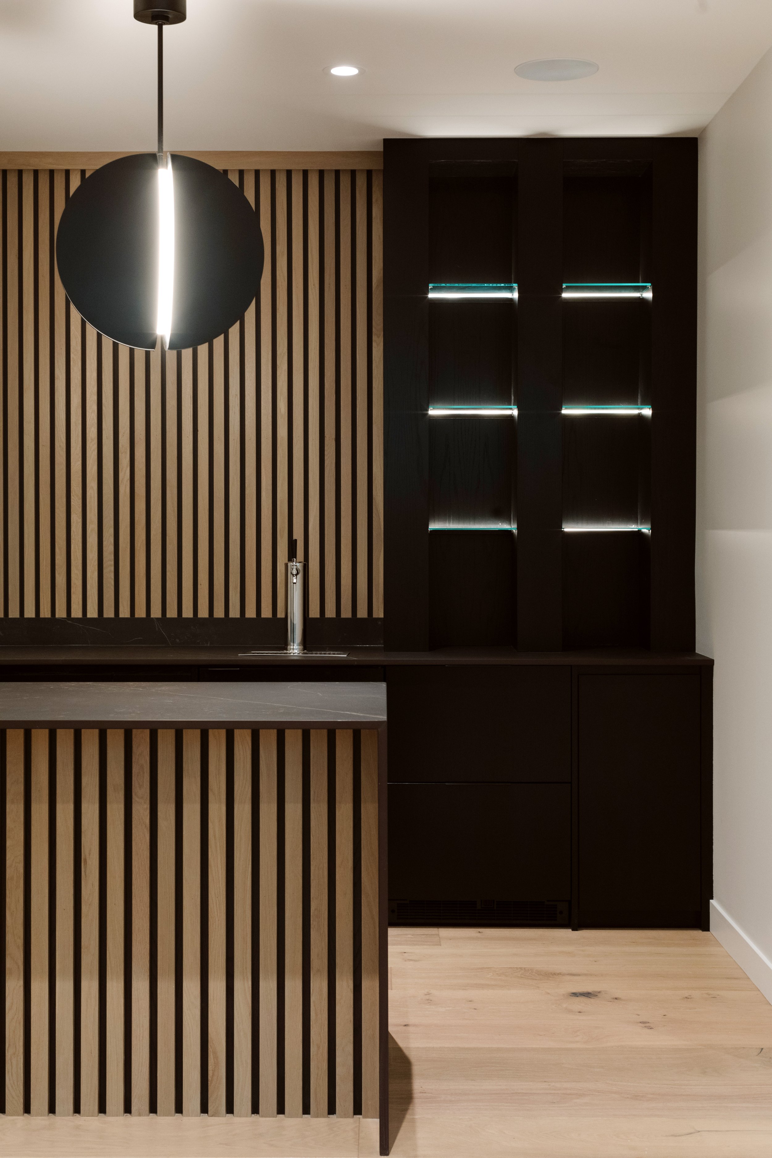 Wet bar in Crestwood 146 Custom by Urbis Infill Homes in Edmonton.