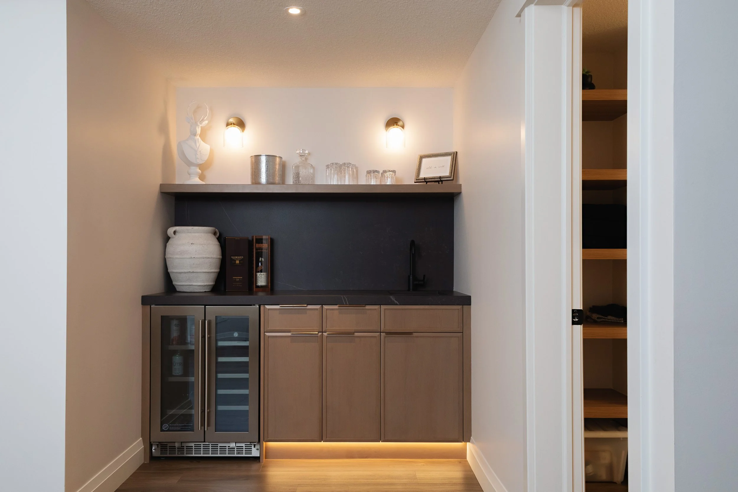 Wet bar in the Sherwood Park Reno by Urbis Infill Homes.