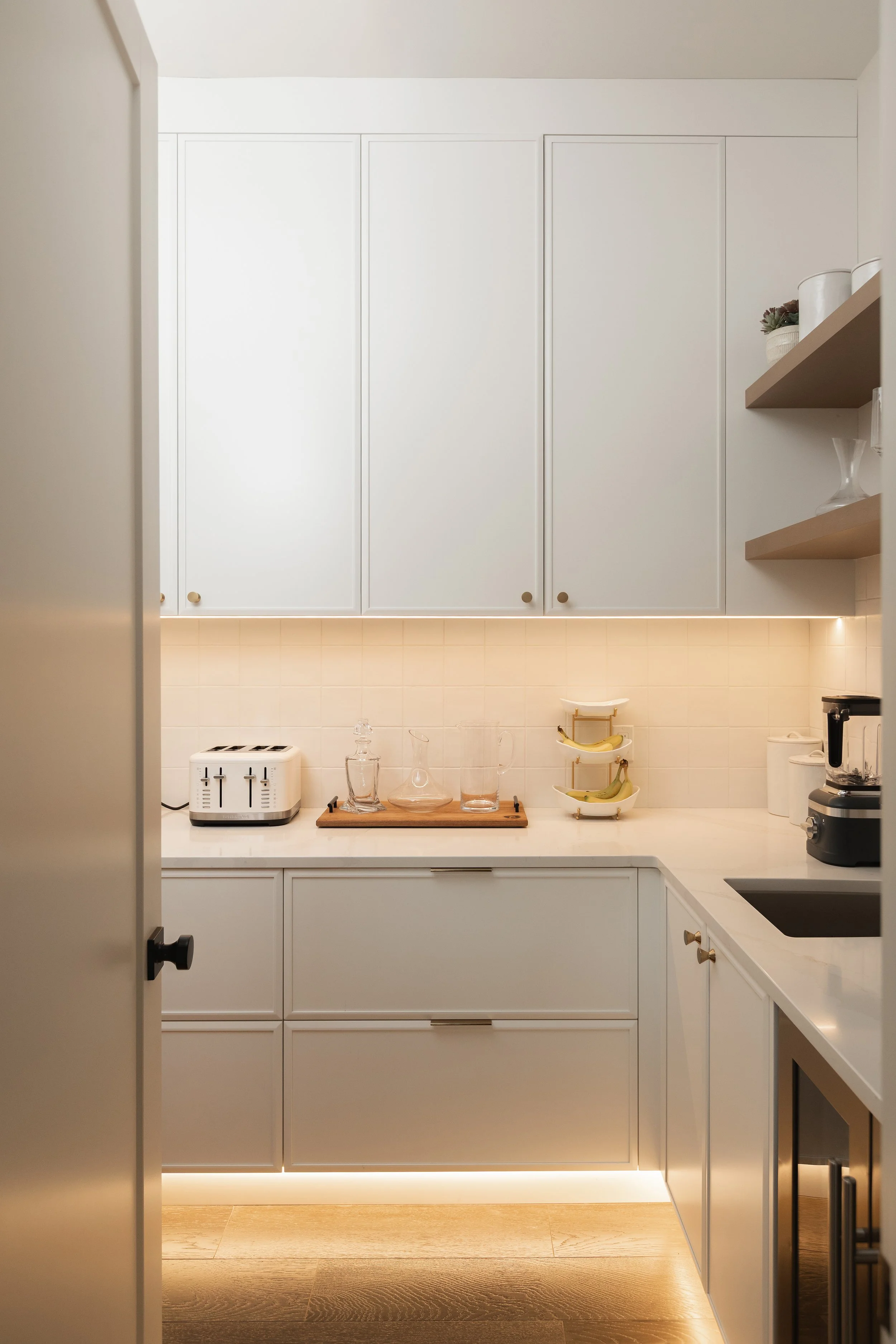Butler's pantry in the Sherwood Park Reno by Urbis Infill Homes.