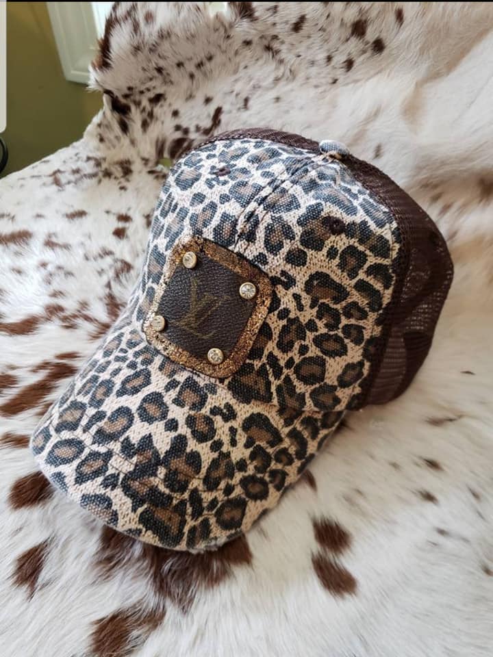 Upcycled LV Cowboy Hat Handbag Charm / Keychain – Sorelle Gifts