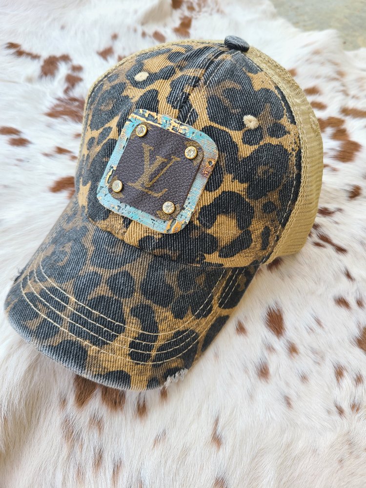 Upcycled LV Cowboy Hat Handbag Charm / Keychain – Sorelle Gifts