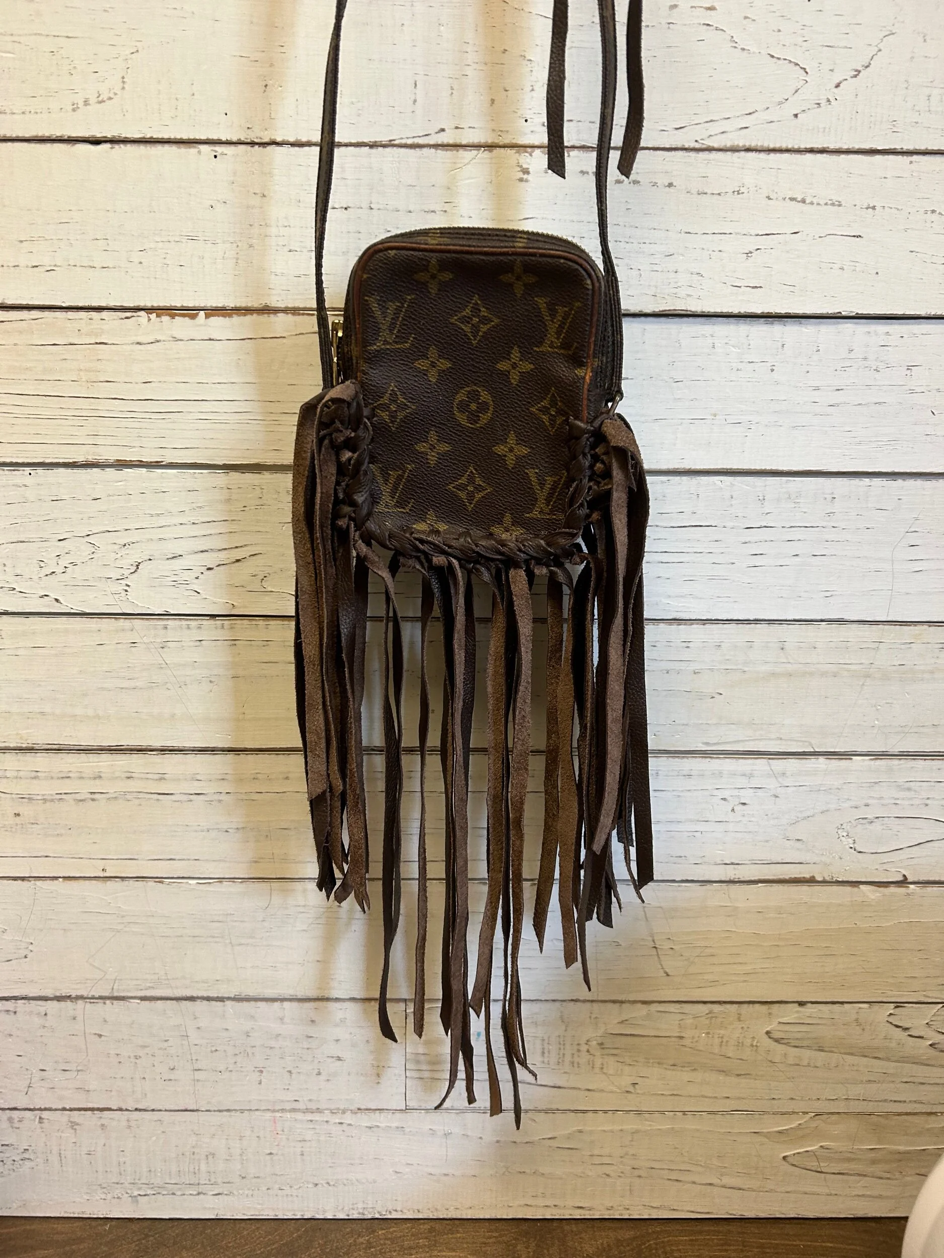 FEC3EB24-B34D-4DD6-8826-6A4D4949C592