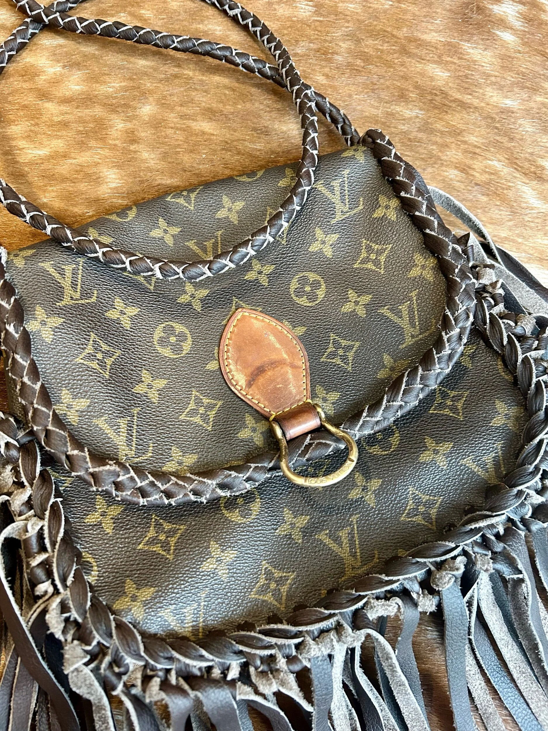 EC5DCA4C-5ABB-48BF-A2B7-28B8FE28CA13