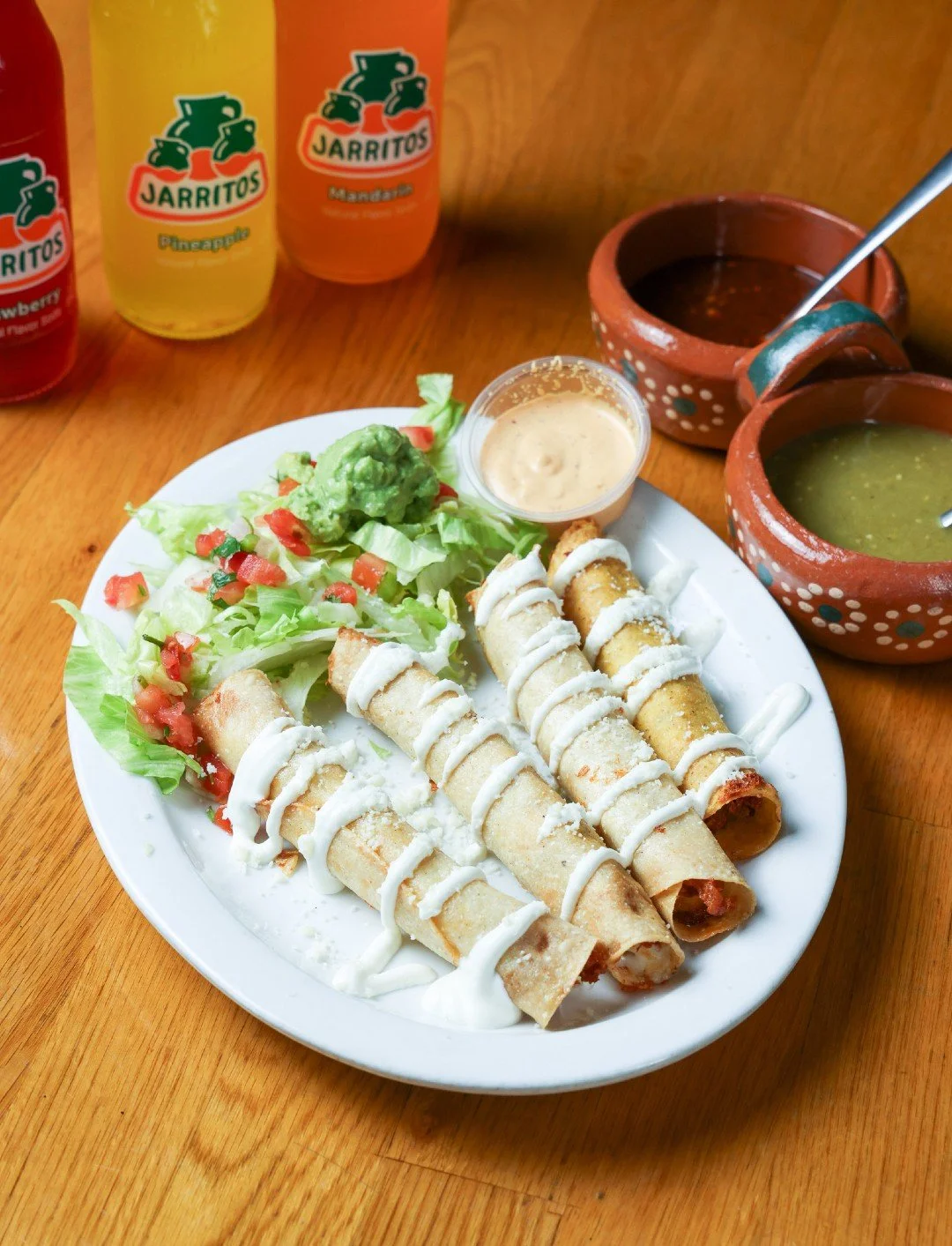 Join us for happy hour Monday  thru Friday from 3PM- 6PM.
MENU: https://f.mtr.cool/pmhudv2lrq
#eatatmiguels #mexicanfood #rochesterhillsmi #metrodetroit