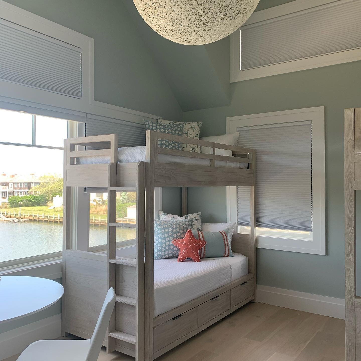 Cute as can be twin girls bedroom!
#styledandsold #waterfronthomes #hamptonsdesigner #luxurydesign #newconstruction