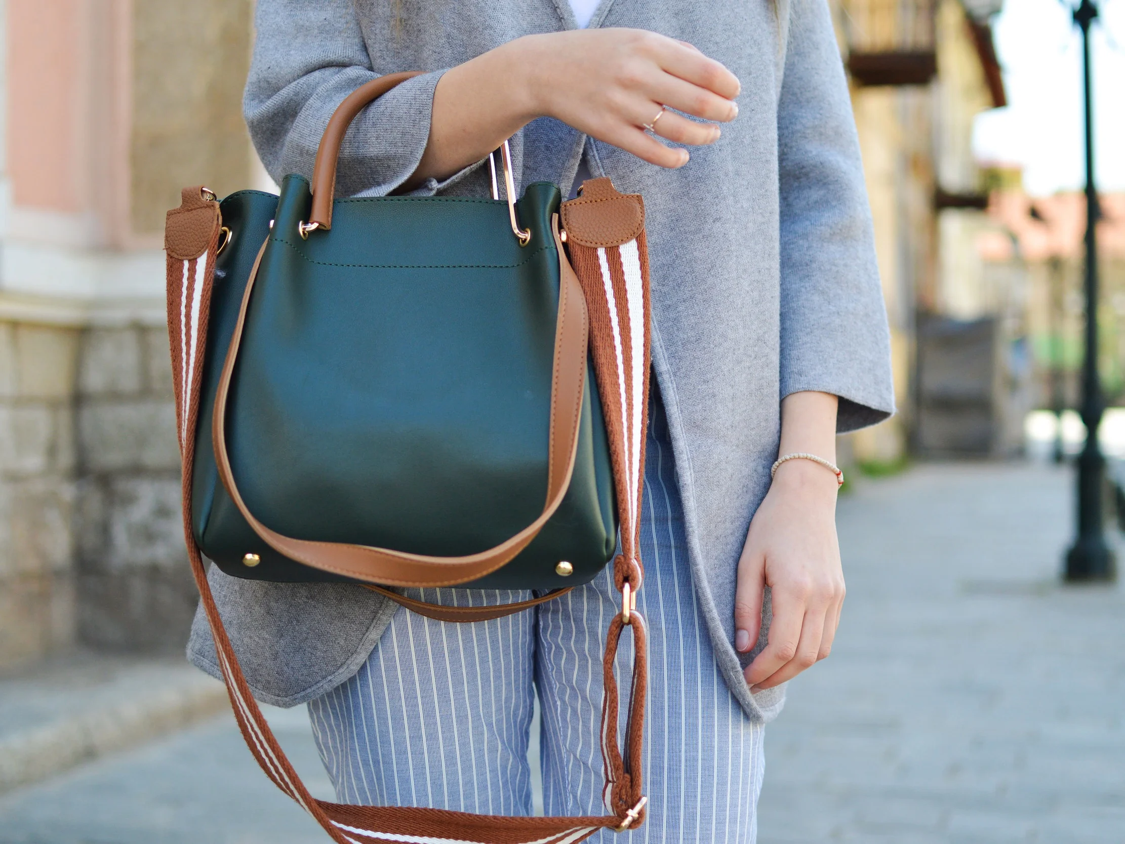 Handbags   Integer tempus, elit in laoreet posuere, lectus neque blandit dui, et placerat urna diam mattis orci. Maecenas non leo laoreet, condimentum lorem nec, vulputate massa. Vivamus a ante congue, porta nunc nec, hendrerit turpis. Aliquam bibendum, turpis eu mattis iaculis, ex lorem mollis sem, ut sollicitudin risus orci quis tellus. Integer tempus, elit in laoreet posuere, lectus neque blandit dui, et placerat urna diam mattis orci. Sed a ligula quis sapien lacinia egestas.