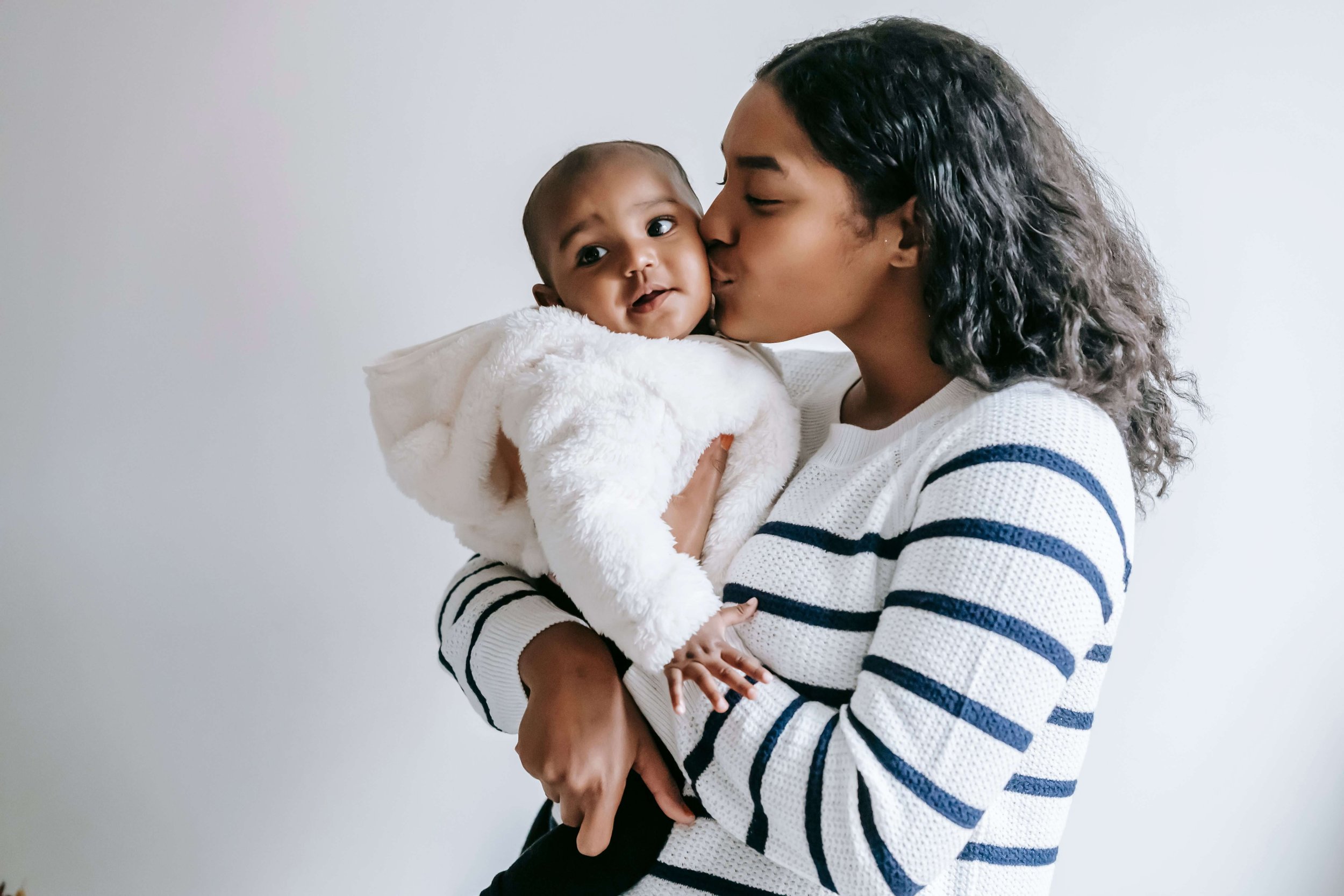 Being a Mom Without a Mom: Common Challenges &amp; Support
