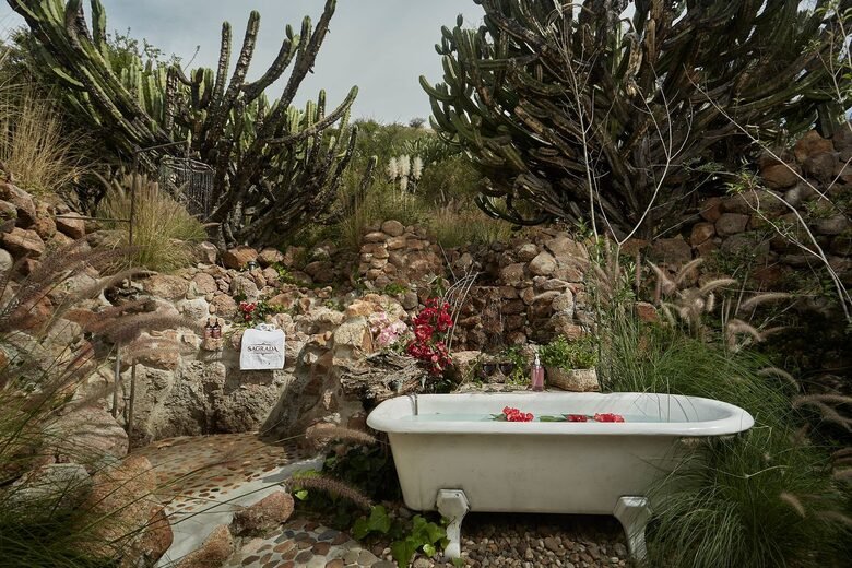 20 - Al fresco bathing.jpg