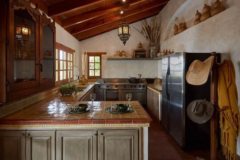 25 - Cozy kitchen.jpg