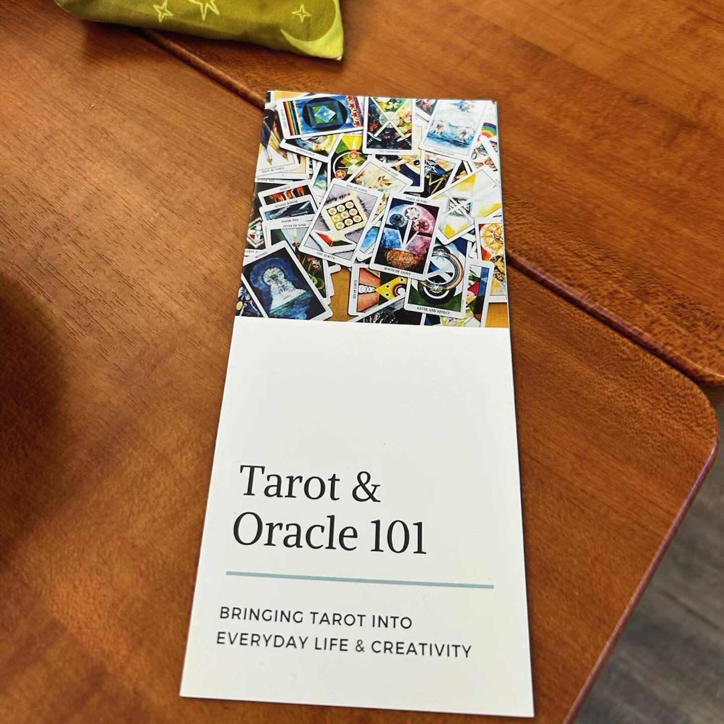 I had so much fun teaching my Tarot &amp; Oracle 101 class for the @westsoundacademy auction yesterday. I love introducing this visual tool for transformation, contemplation, and creativity.

The class was filled with newcomers to tarot and some who 