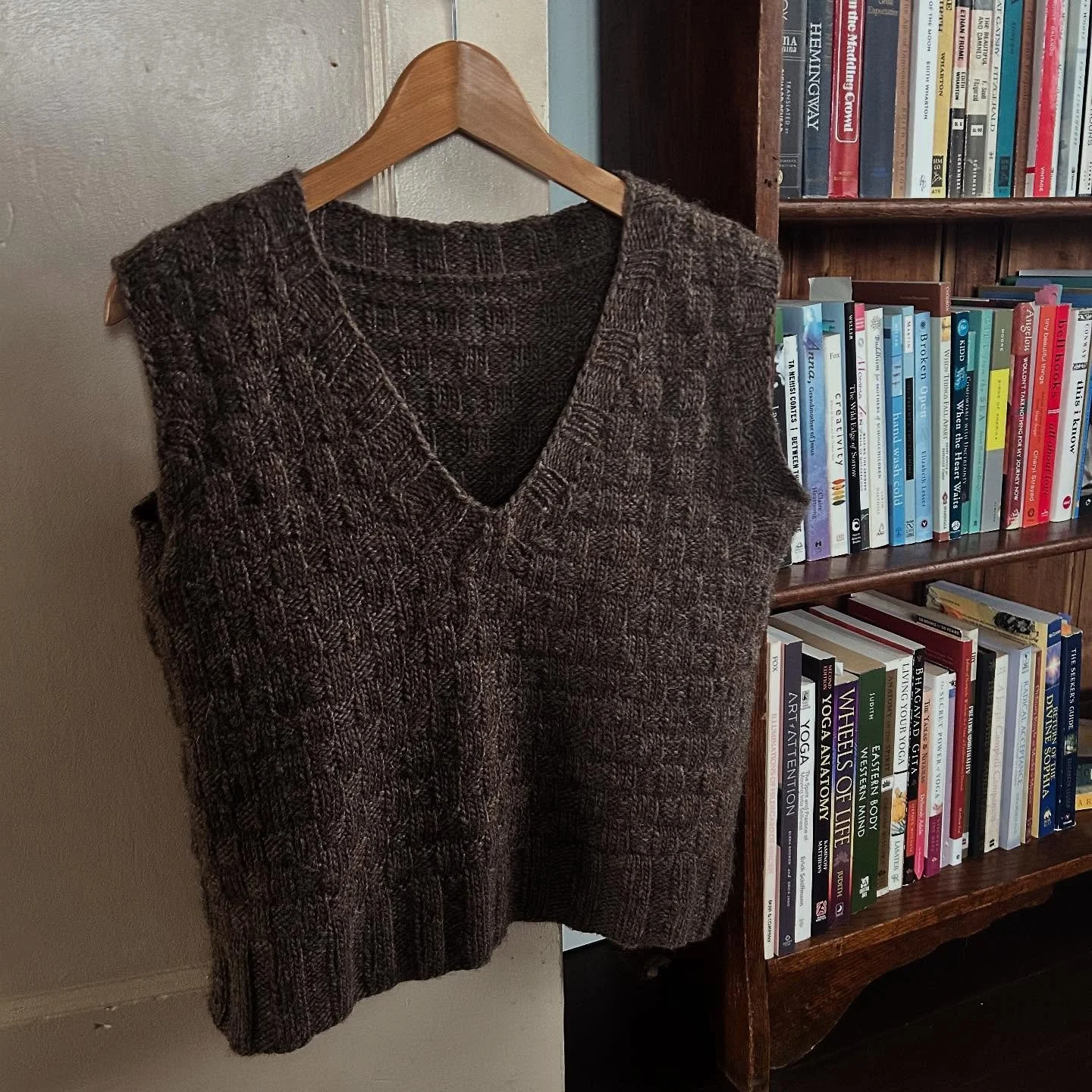 This was a hard won finished knit. It&rsquo;s the #vakkavest pattern knit in Sidar eco wool (gifted by @trjundanian ).

I feel like I knit every aspect of this piece multiple times because I did. 

I&rsquo;m mostly happy with the outcome and I&rsquo;