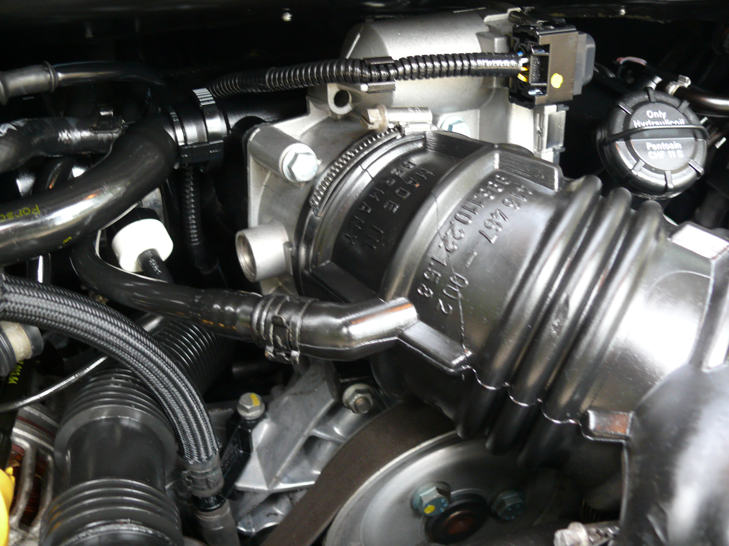 996-Engine-4.jpg