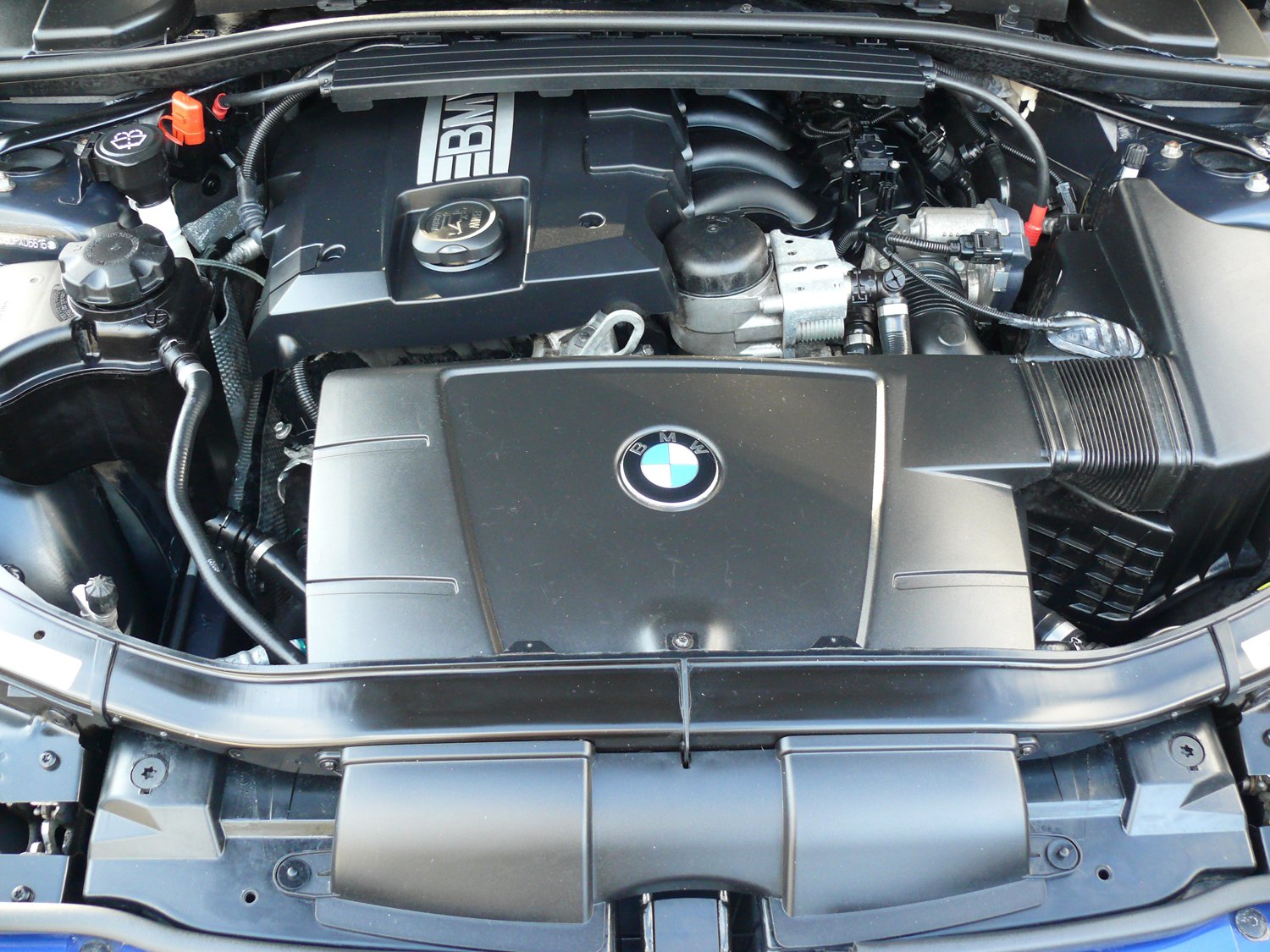 BMW Engine 1.jpg