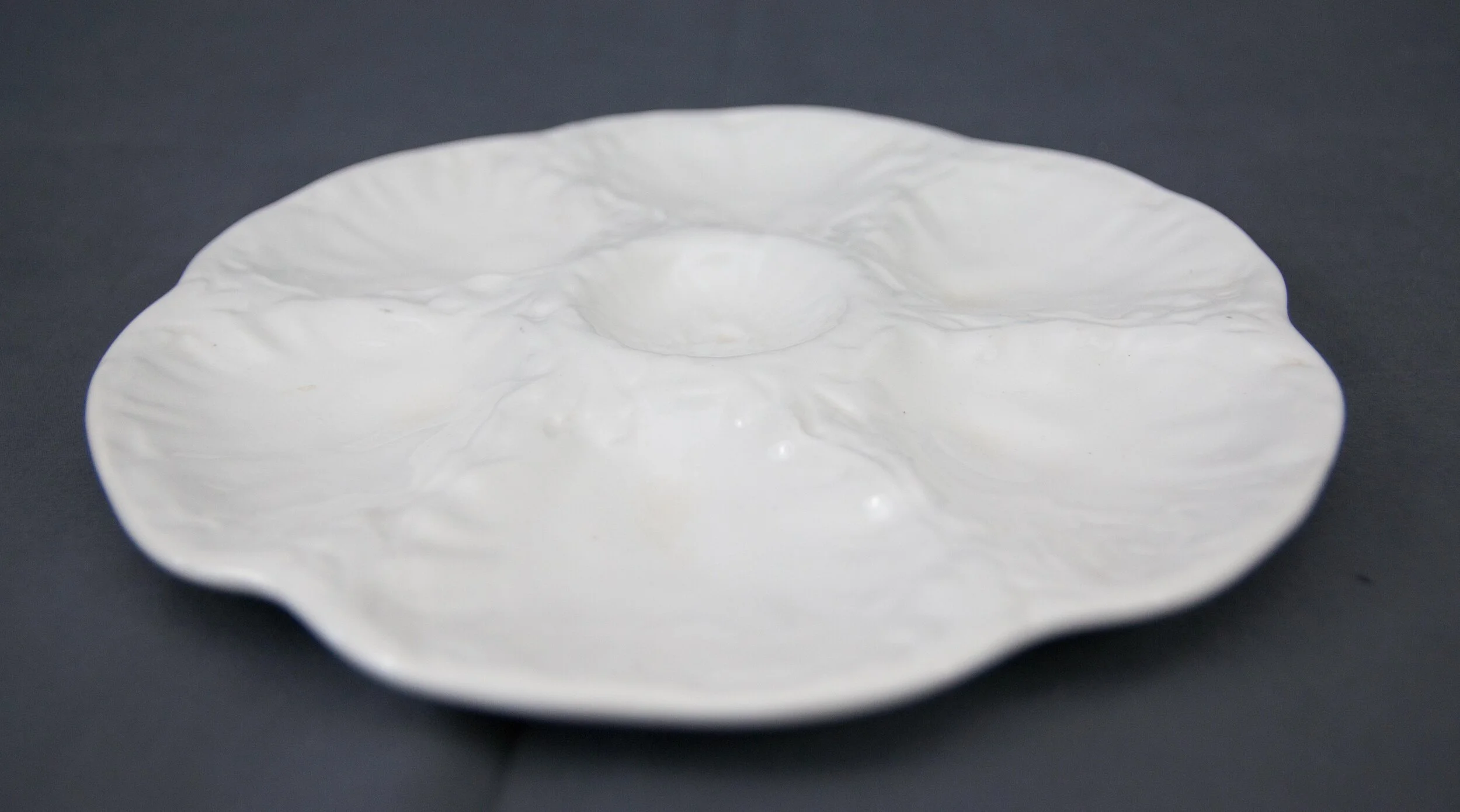 french-white-majolica-gien-oyster-plates-6-available-1882.jpeg