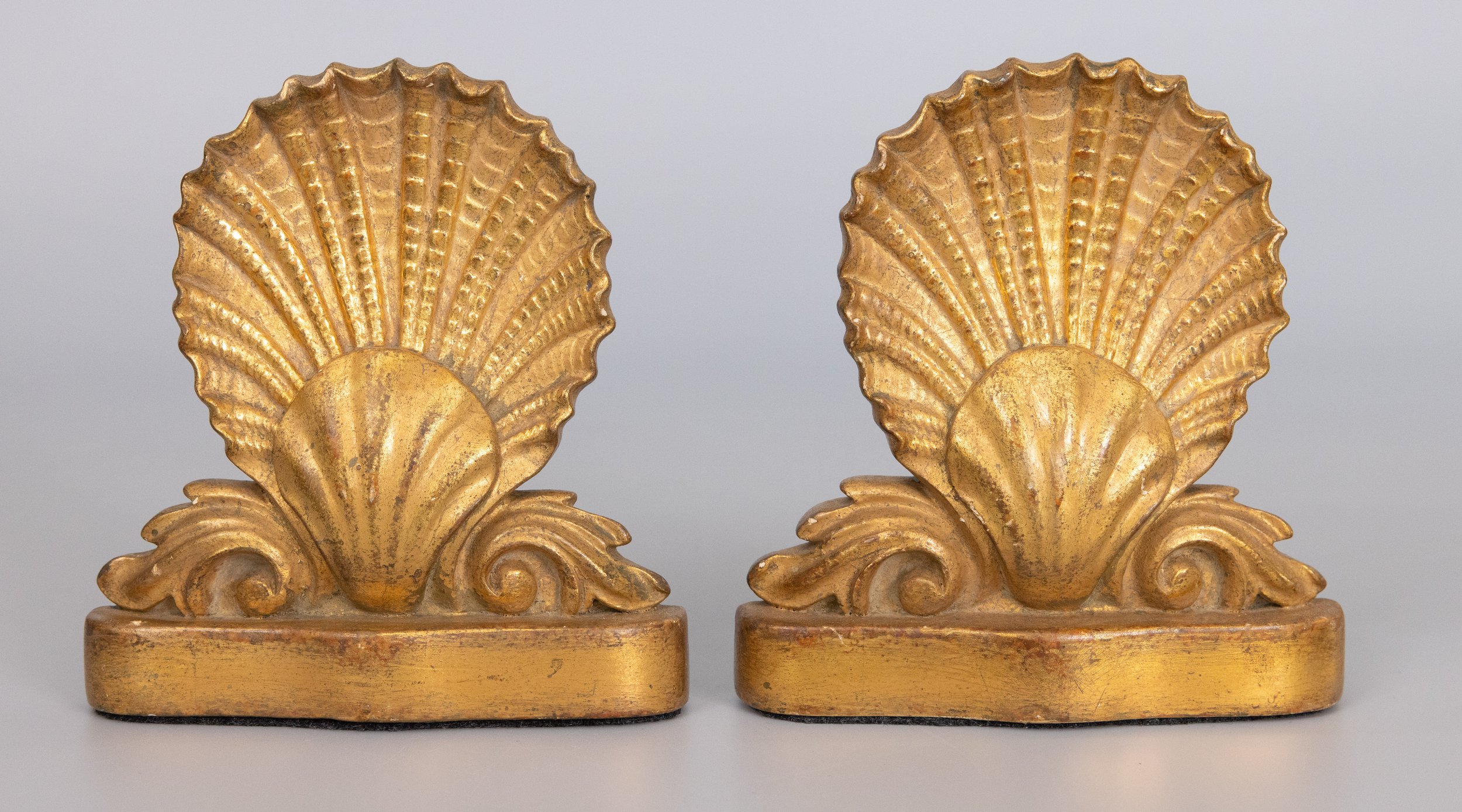 Neoclassical Italian Borghese Gilt Plaster Shell Bookends, a Pair