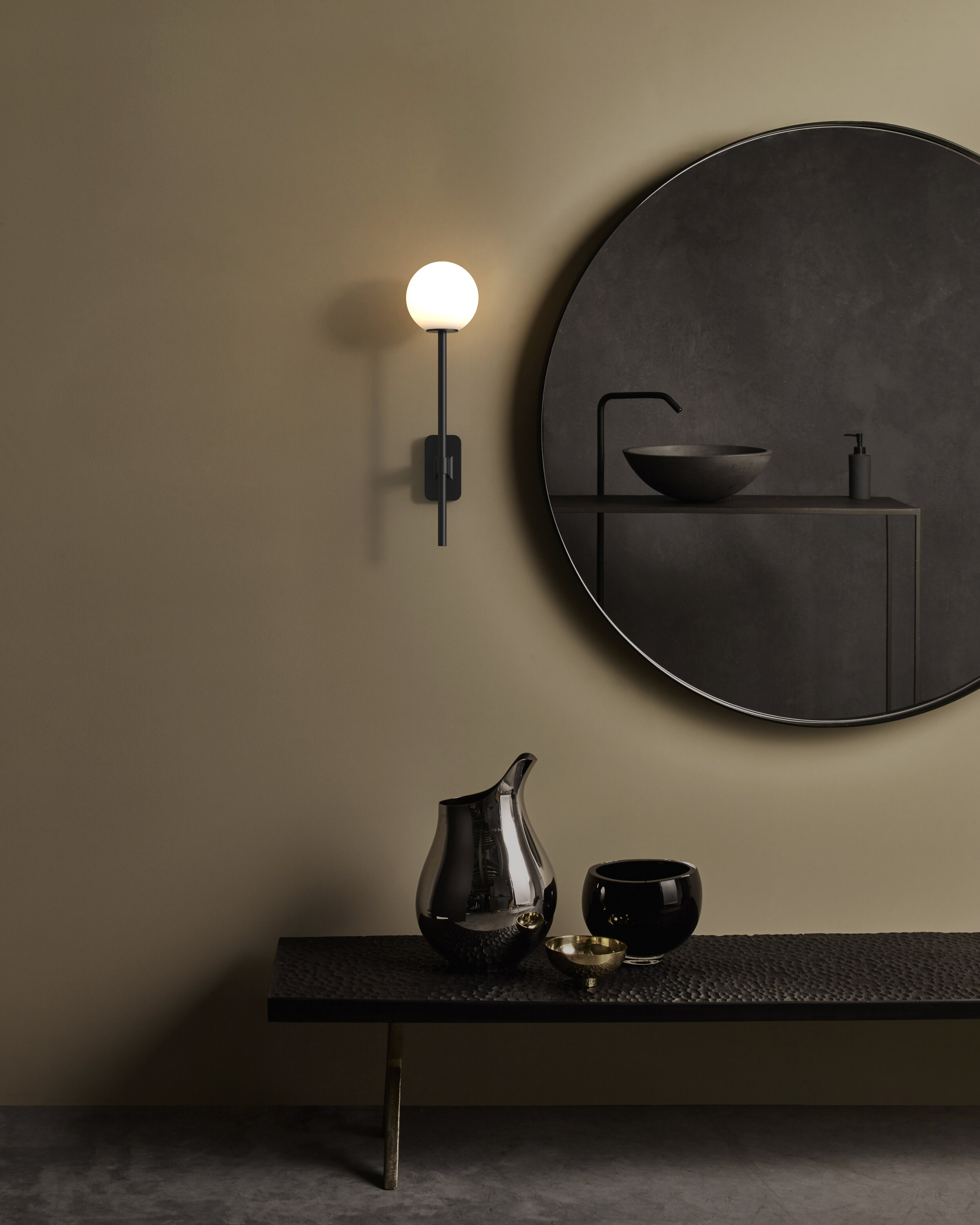 TacomaGrandeBlack_BathroomInsitu_Portrait_01