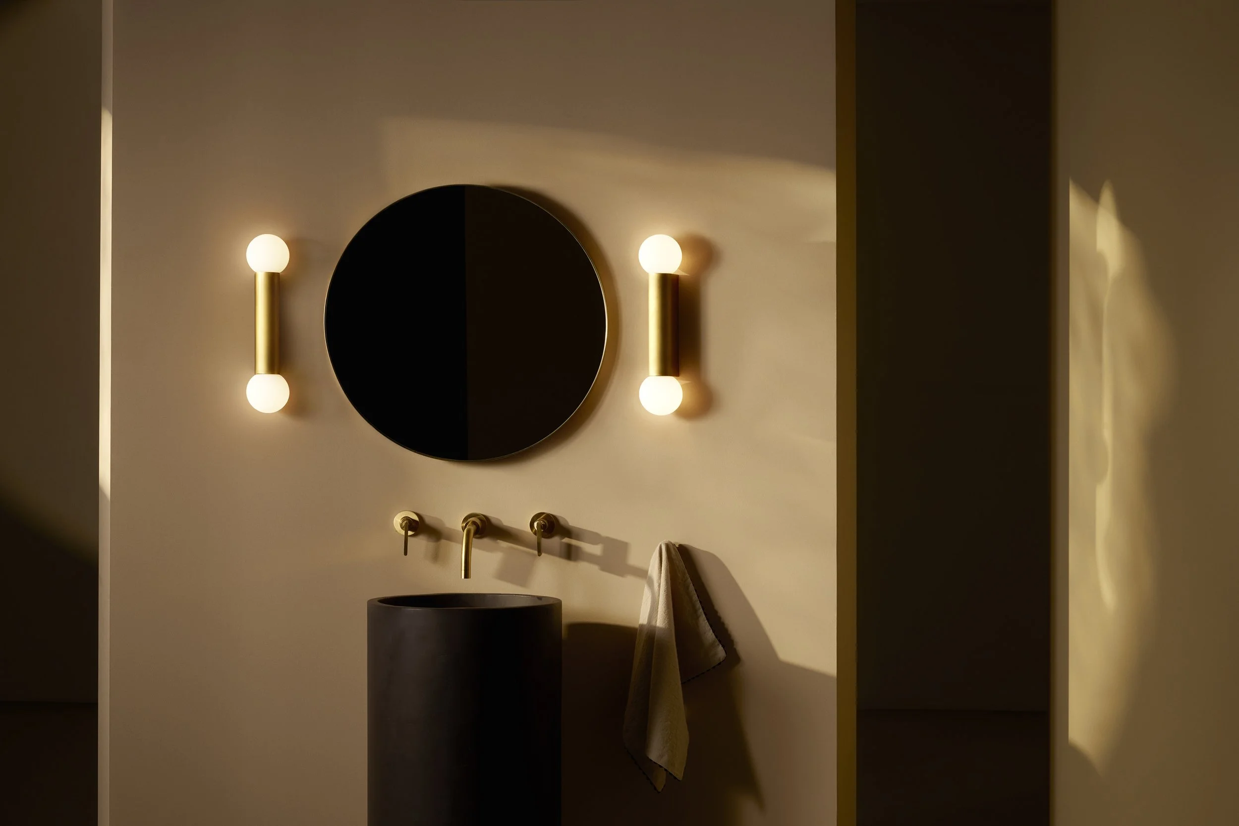 Shot11b-Ortona_Bathroom_Light_2025-10-1-ASTRO81580_ef_V1_brighter copy.jpg