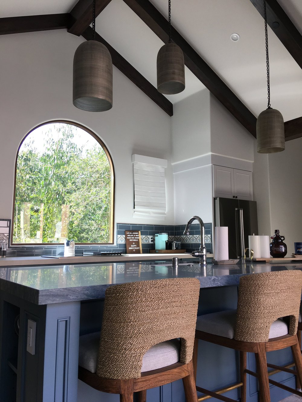  Located right next to the pool, waterfall, and spa, the guesthouse can serve as a perfect place for a pool party or a comfortable guest retreat. 