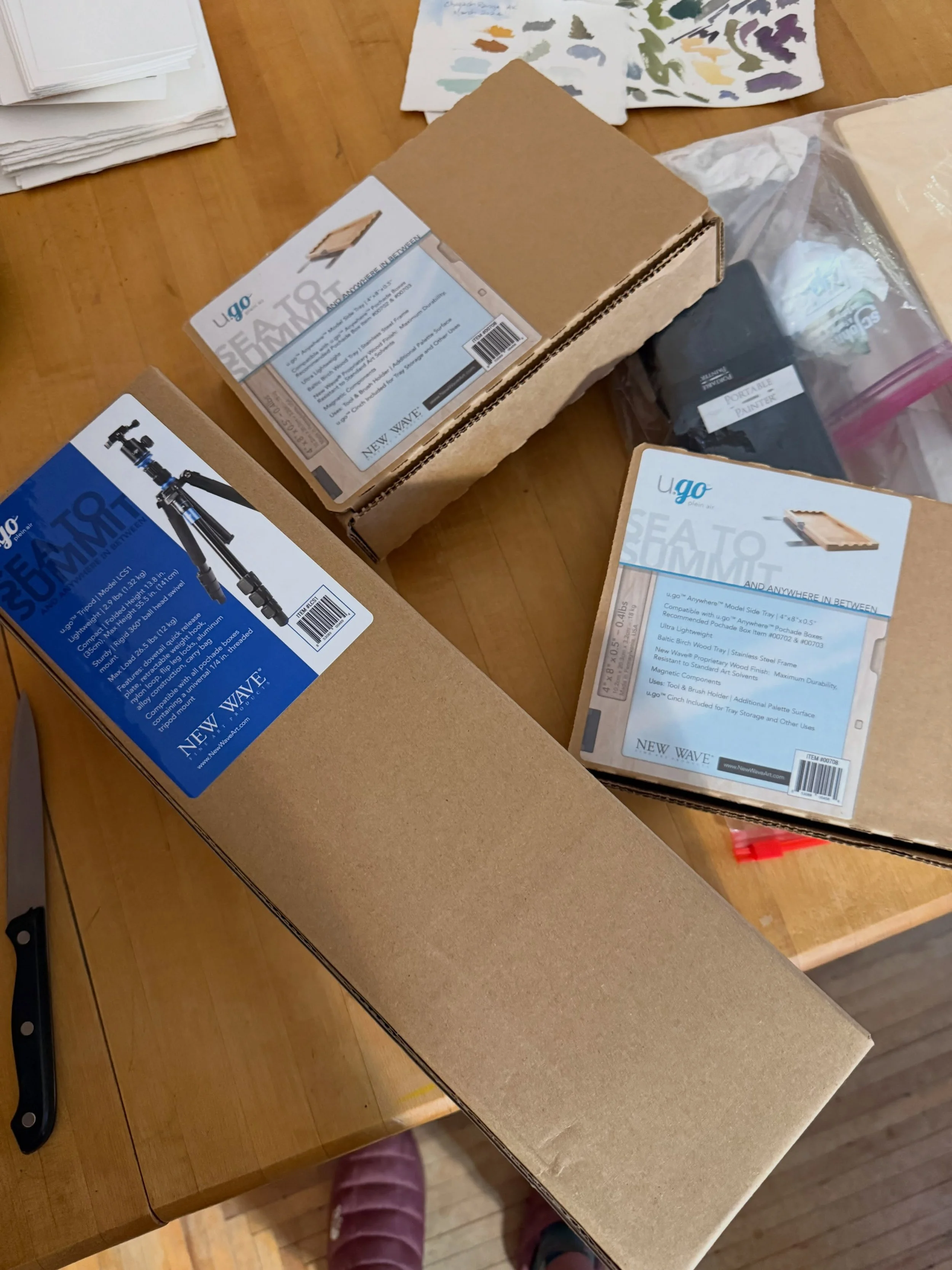 New toy! For work, of course.

Took the ugo setup from @newwaveart out for the first time yesterday. I'm in love with it!

My @portablepainter palette adapts seamlessly into the pochade box system. Together with my field kit, it all fit into my small