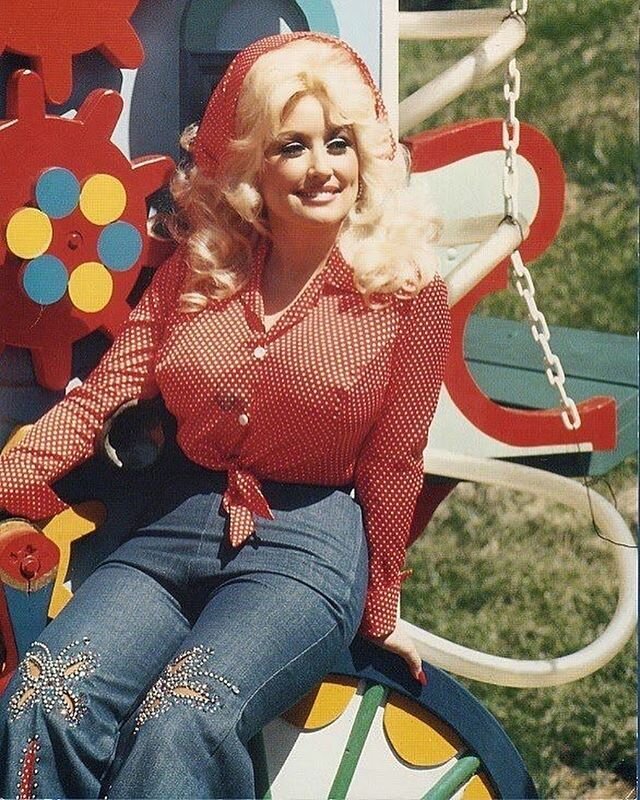 Dolly Parton (70s and 80s) 💖