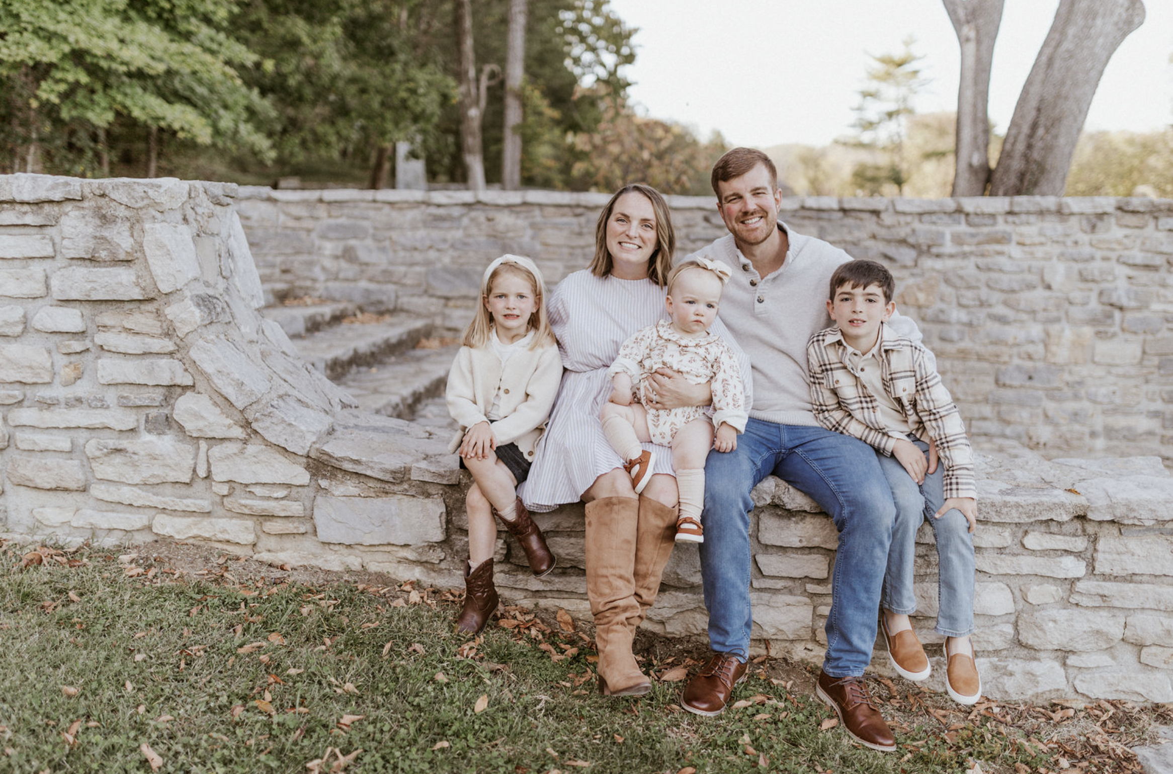 Family Photo Outfits That Don’t Scream “Awkward Christmas Card”
